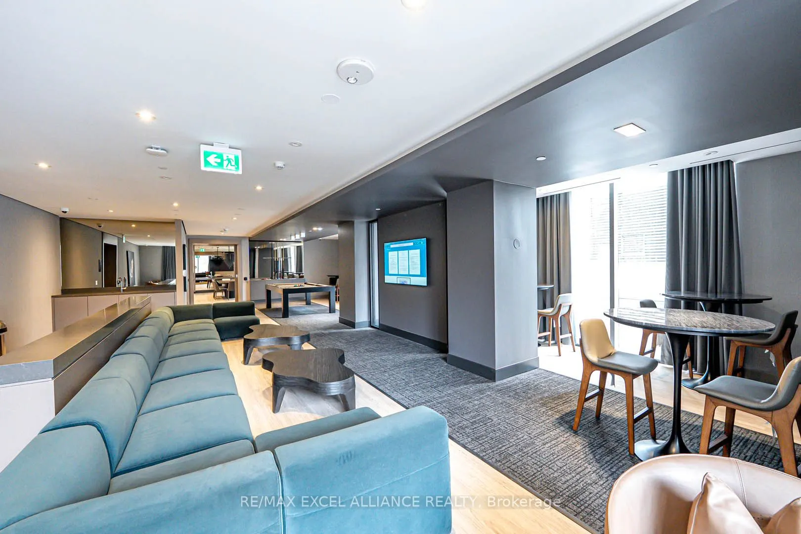 8 Cumberland Street #1002