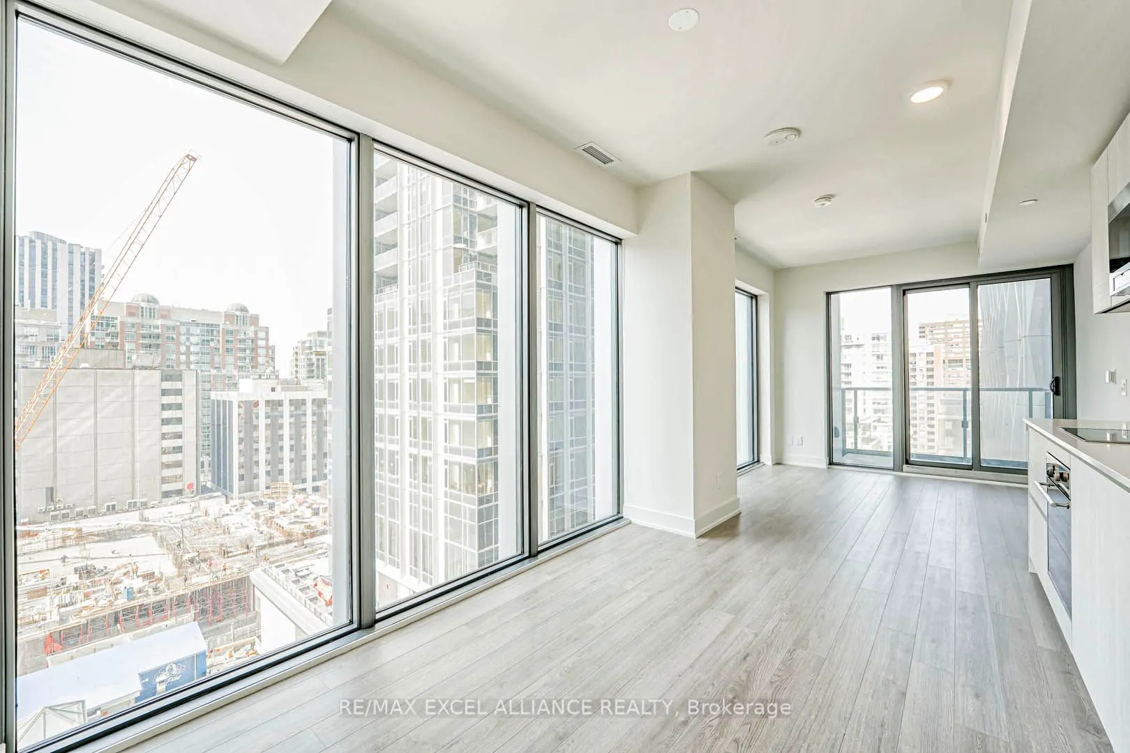 8 Cumberland Street #1002