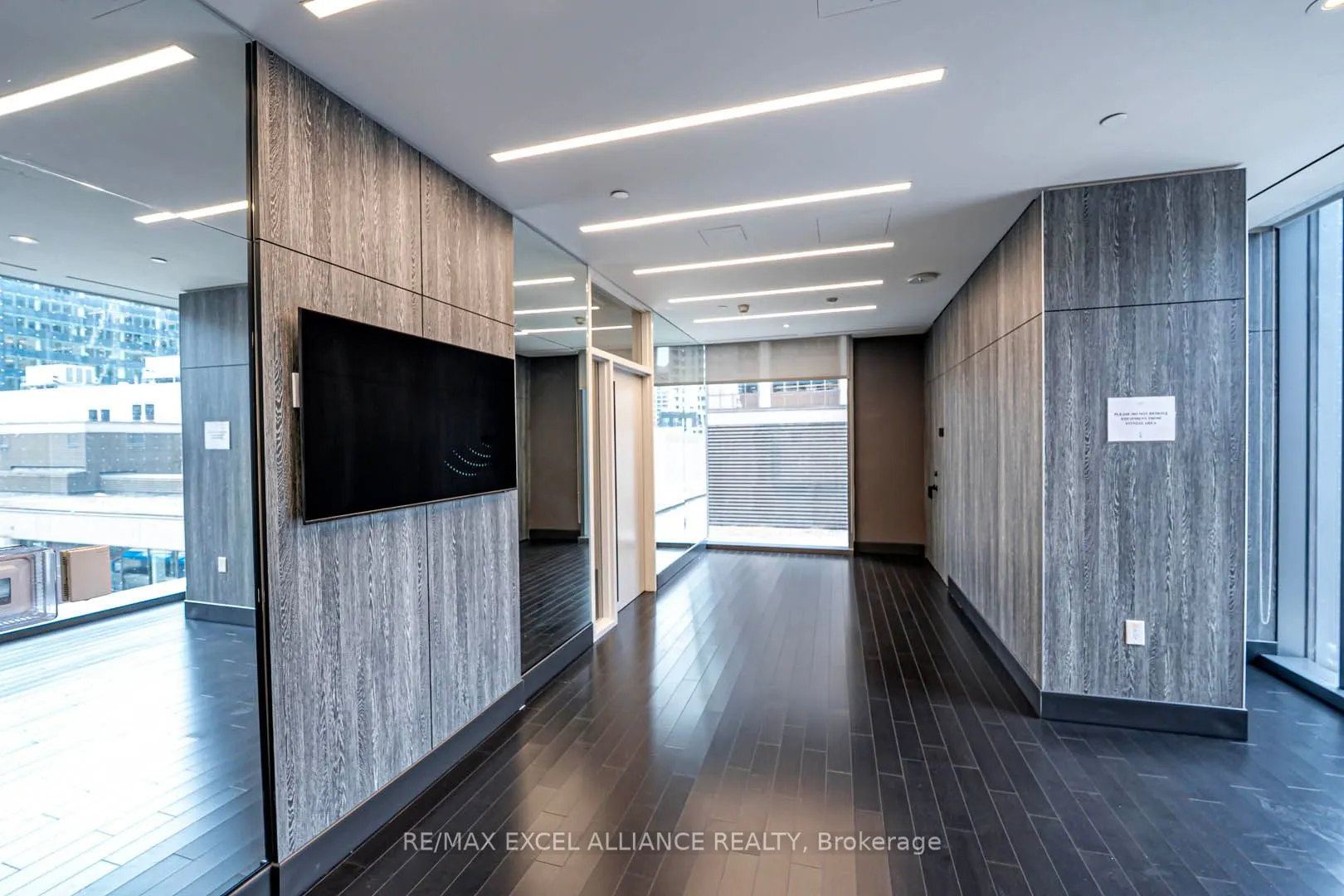 8 Cumberland Street #1002