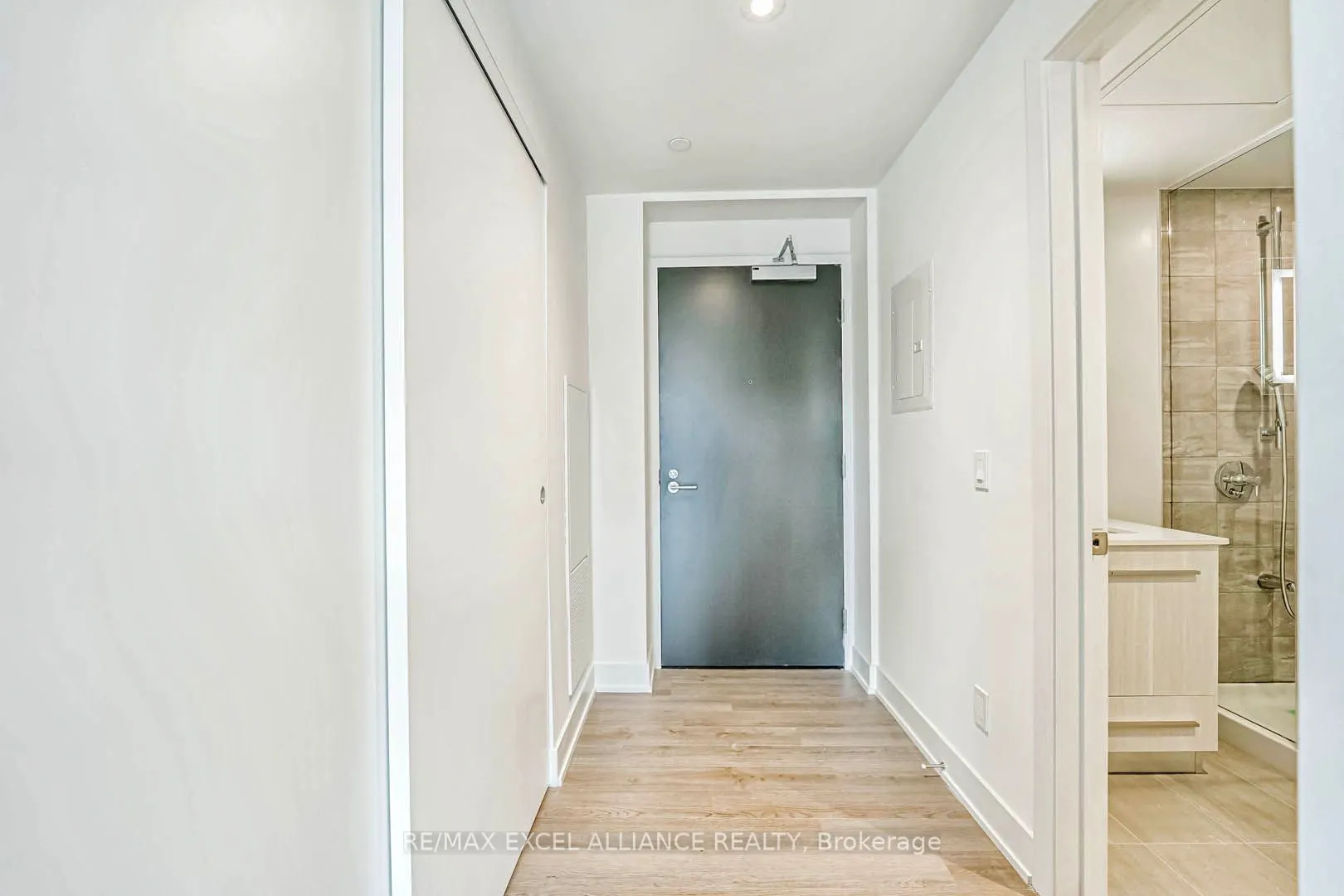 8 Cumberland Street #1002