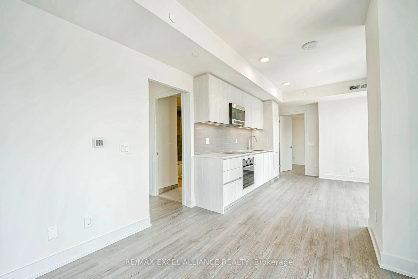 8 Cumberland Street #1002