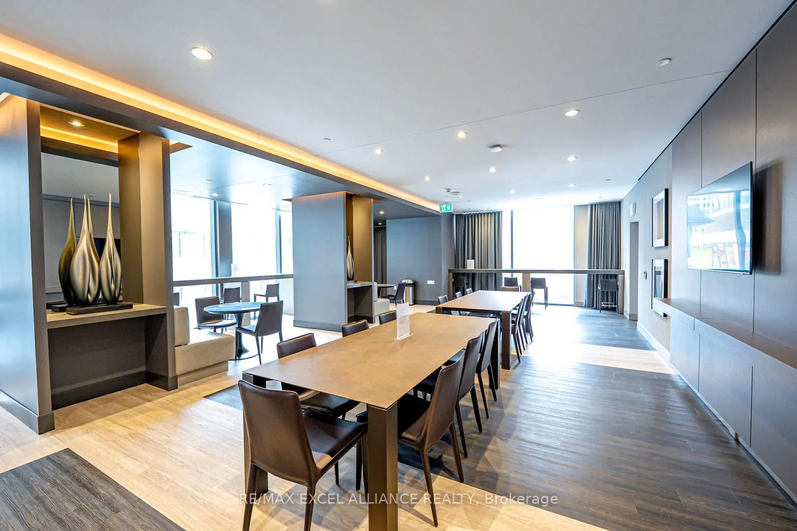 8 Cumberland Street #1002