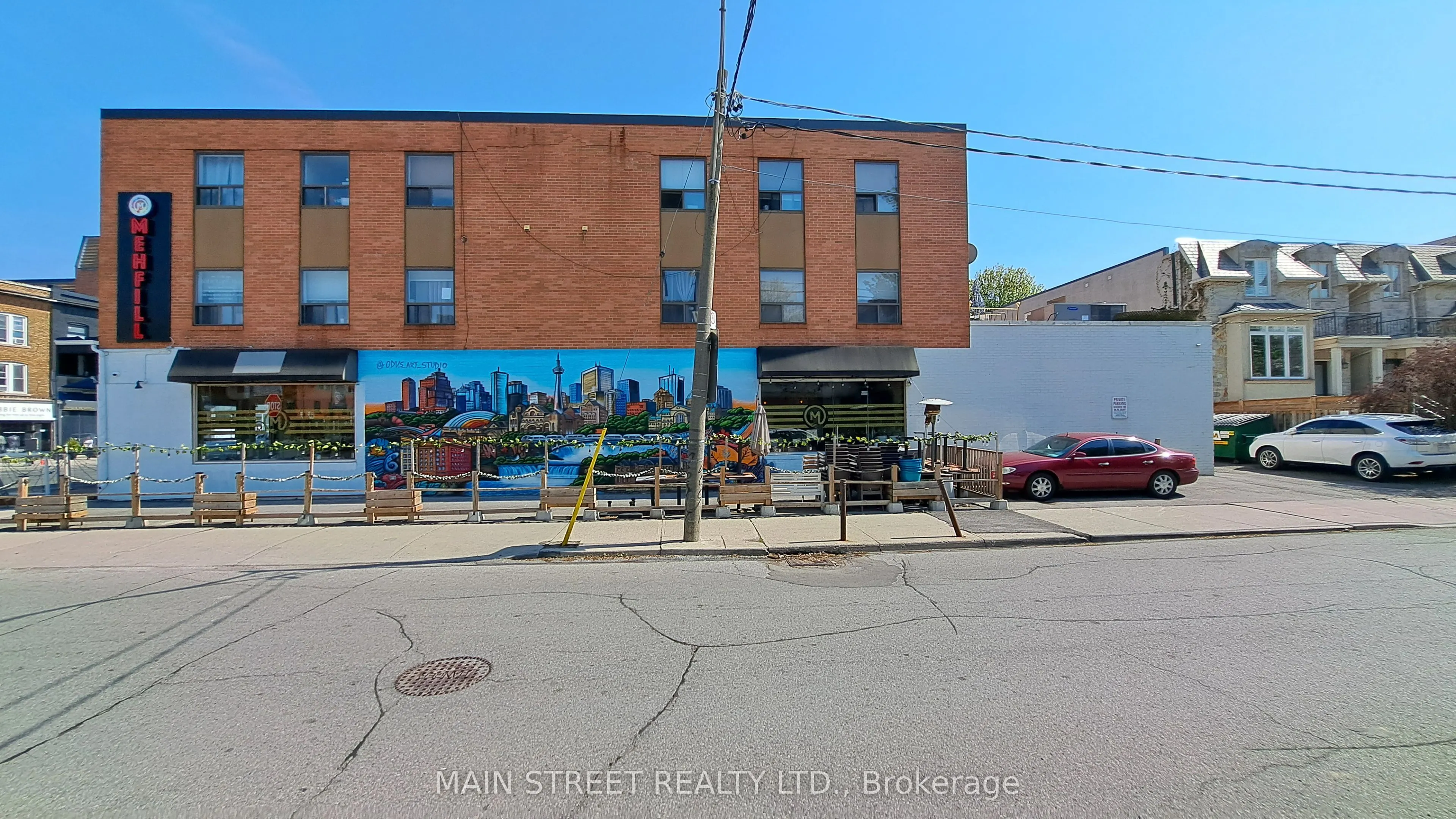 2588 & 2590 Yonge Street