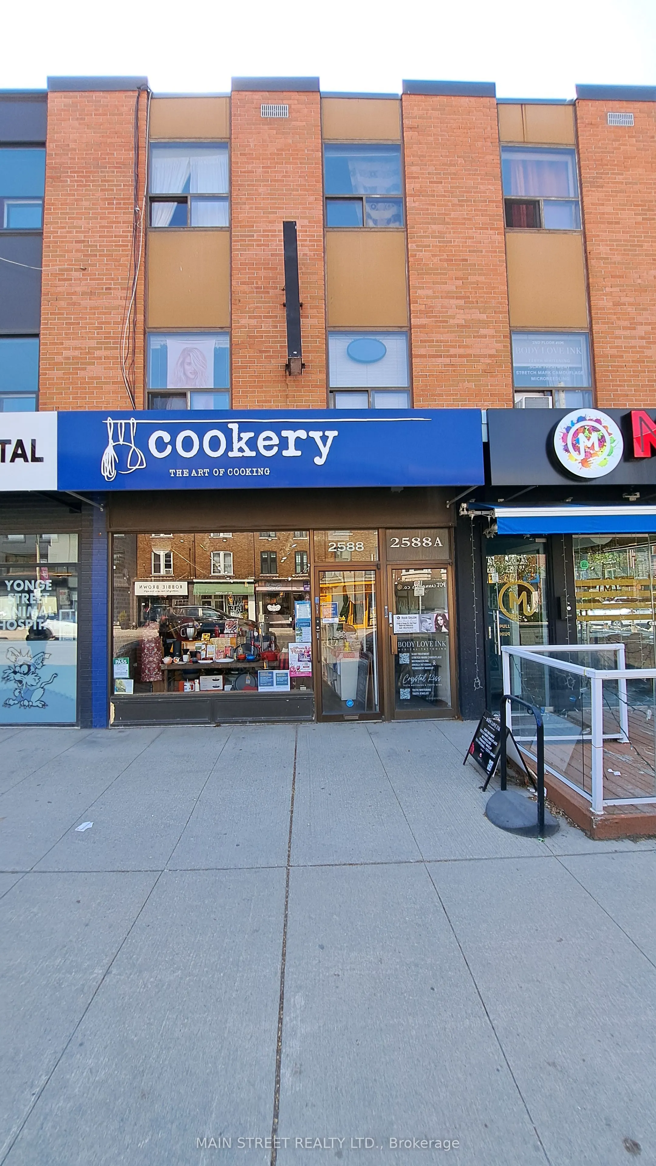 2588 & 2590 Yonge Street