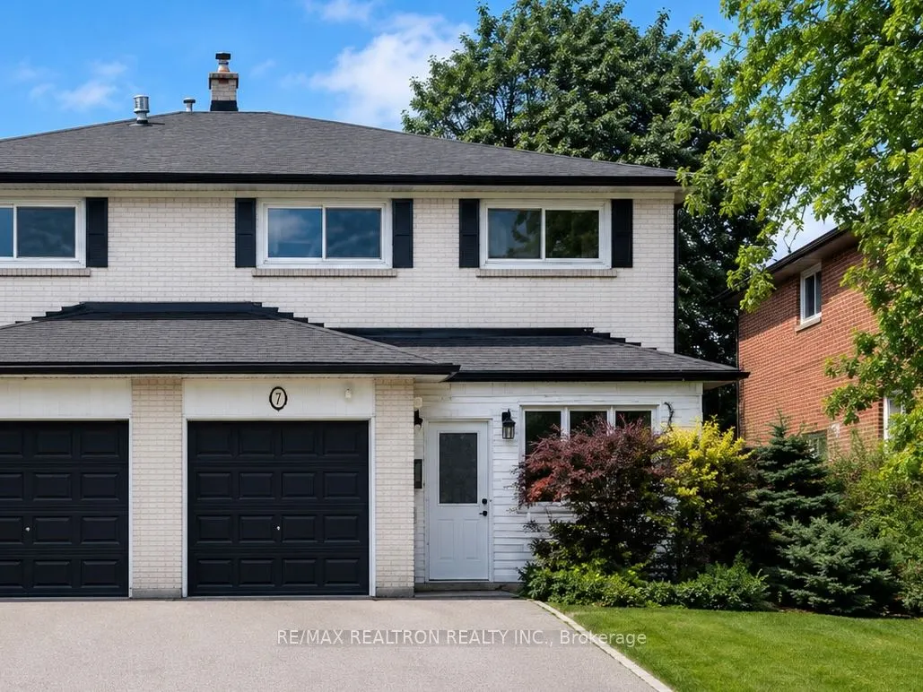 7 Fontainbleau Drive #A