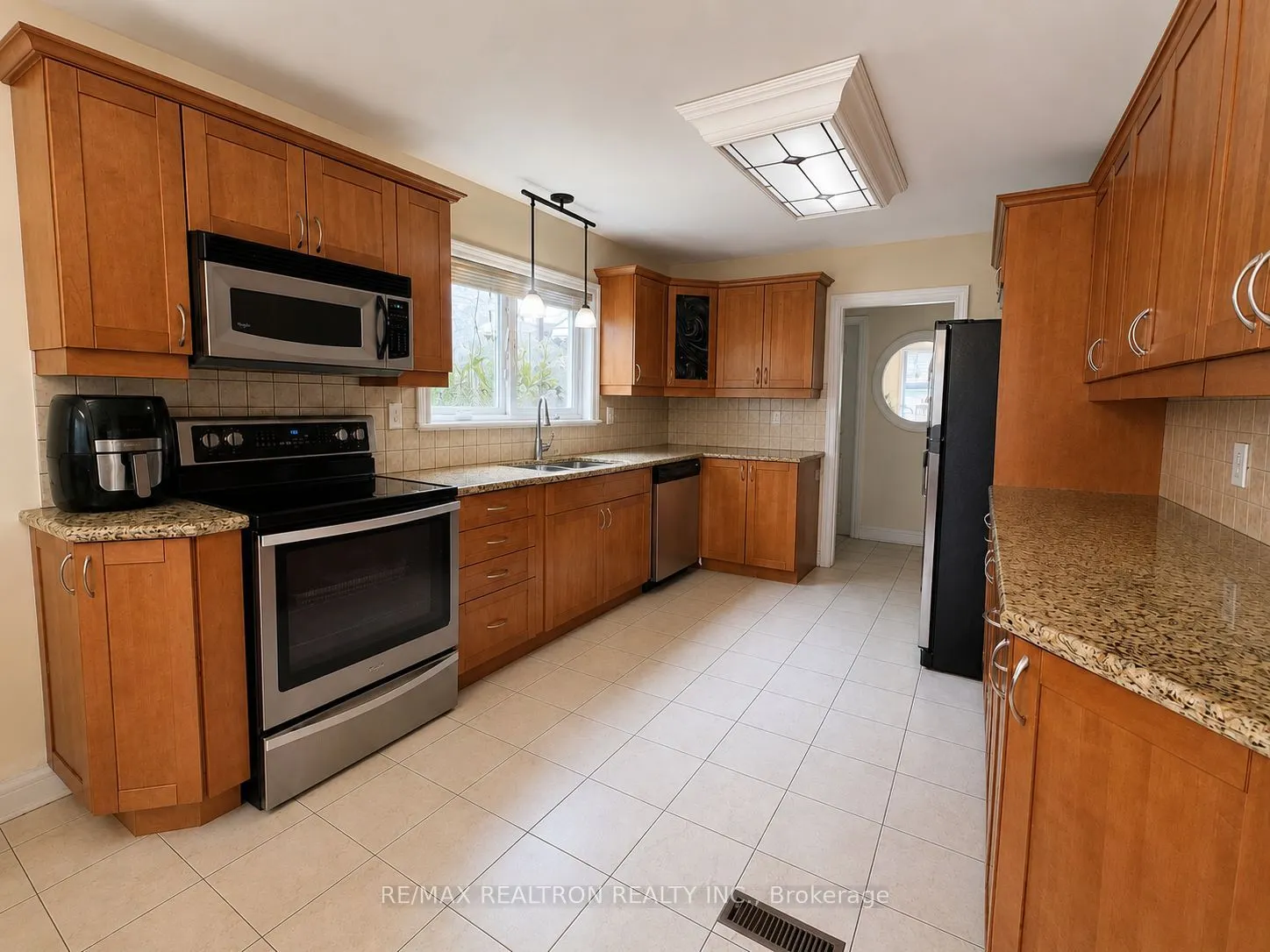 7 Fontainbleau Drive #B