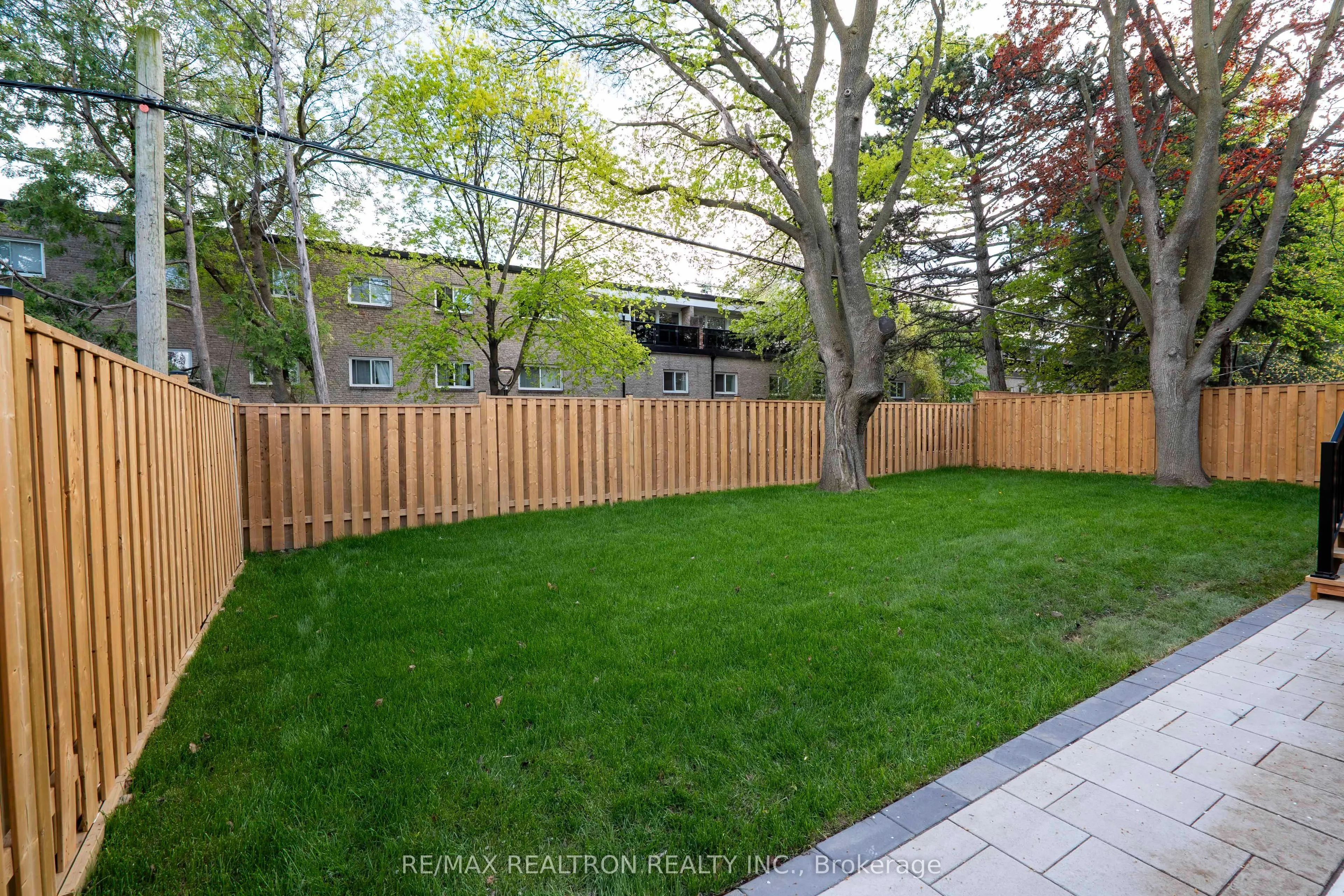 35 Foxwarren Drive