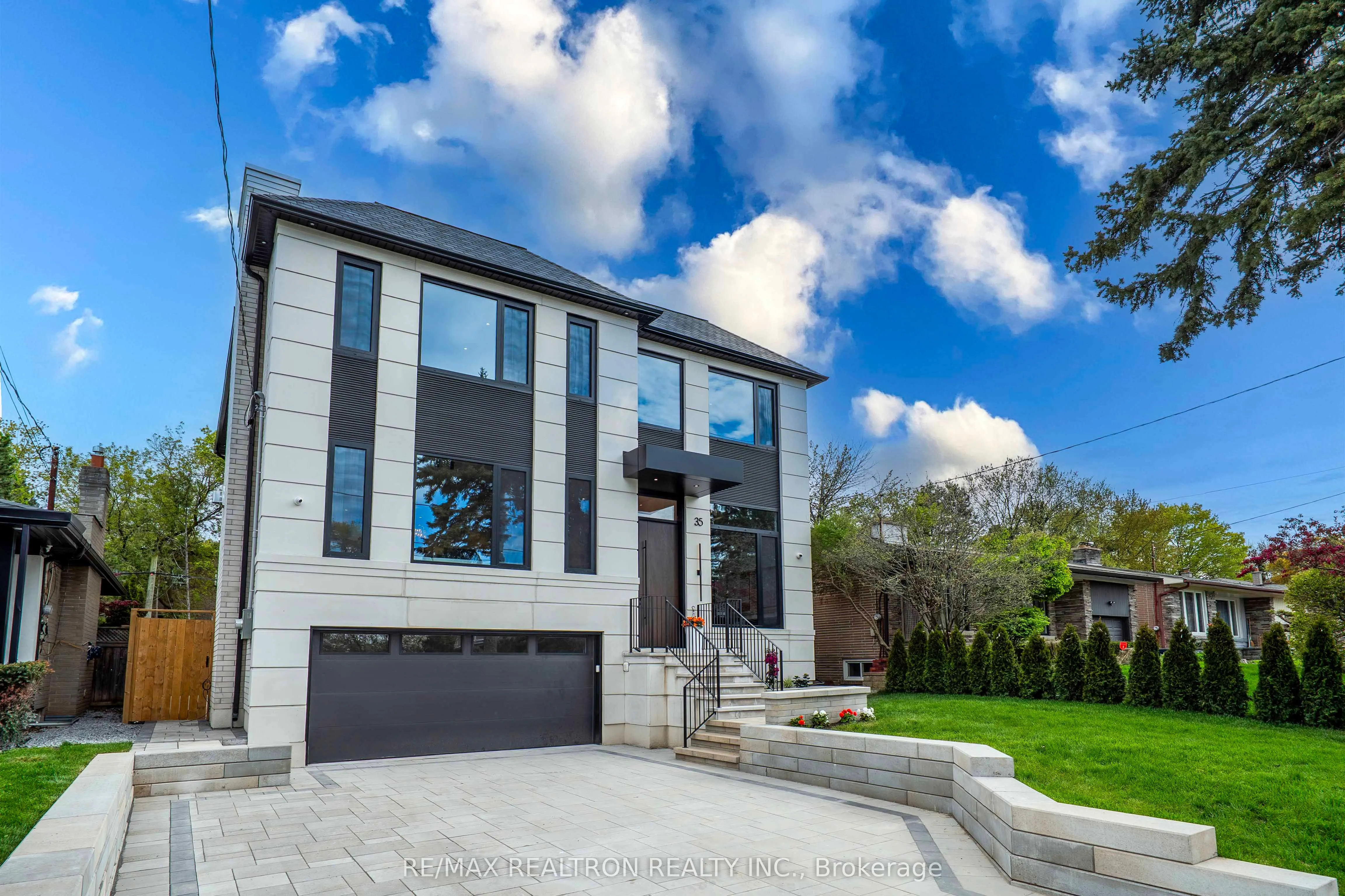 35 Foxwarren Drive