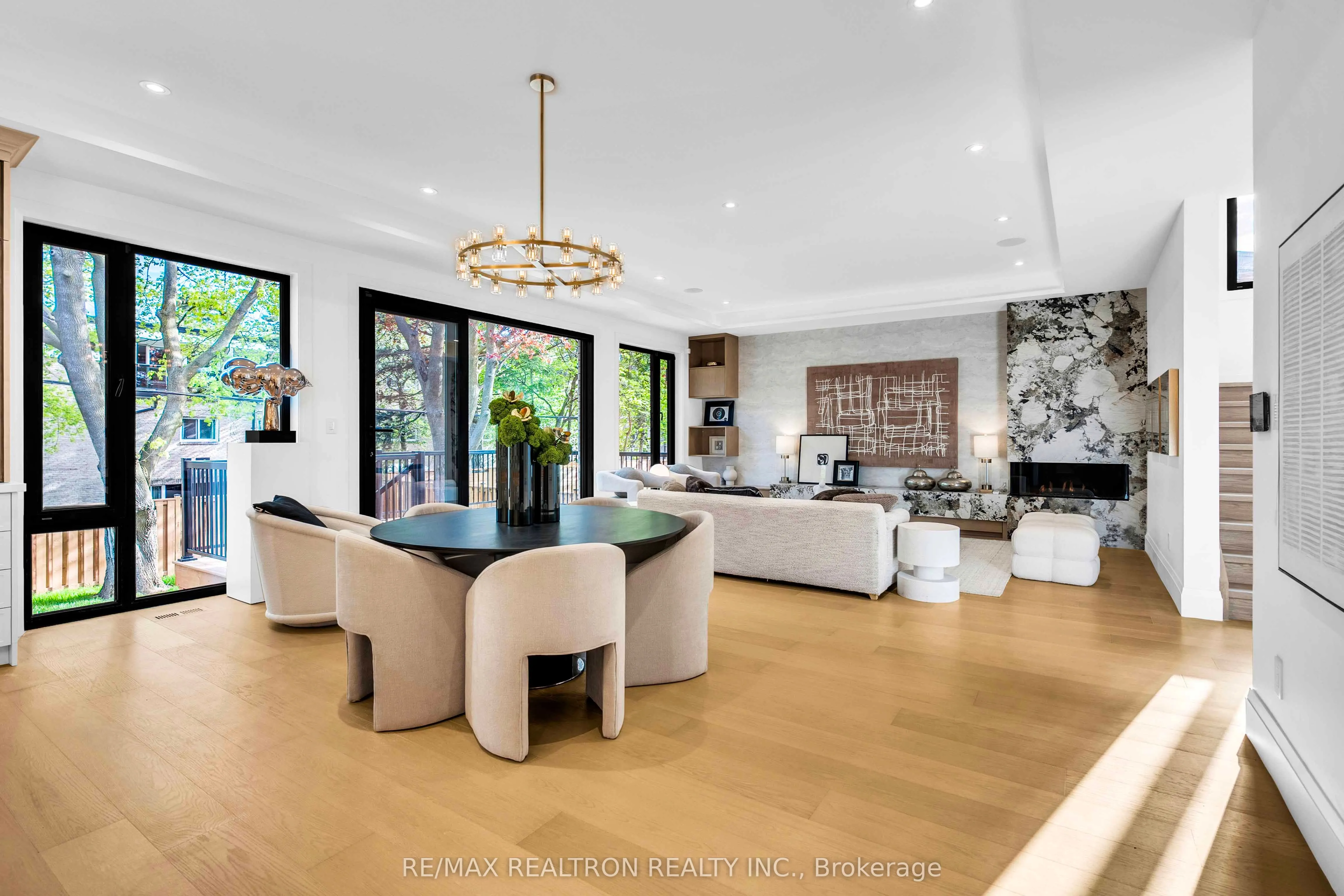 35 Foxwarren Drive