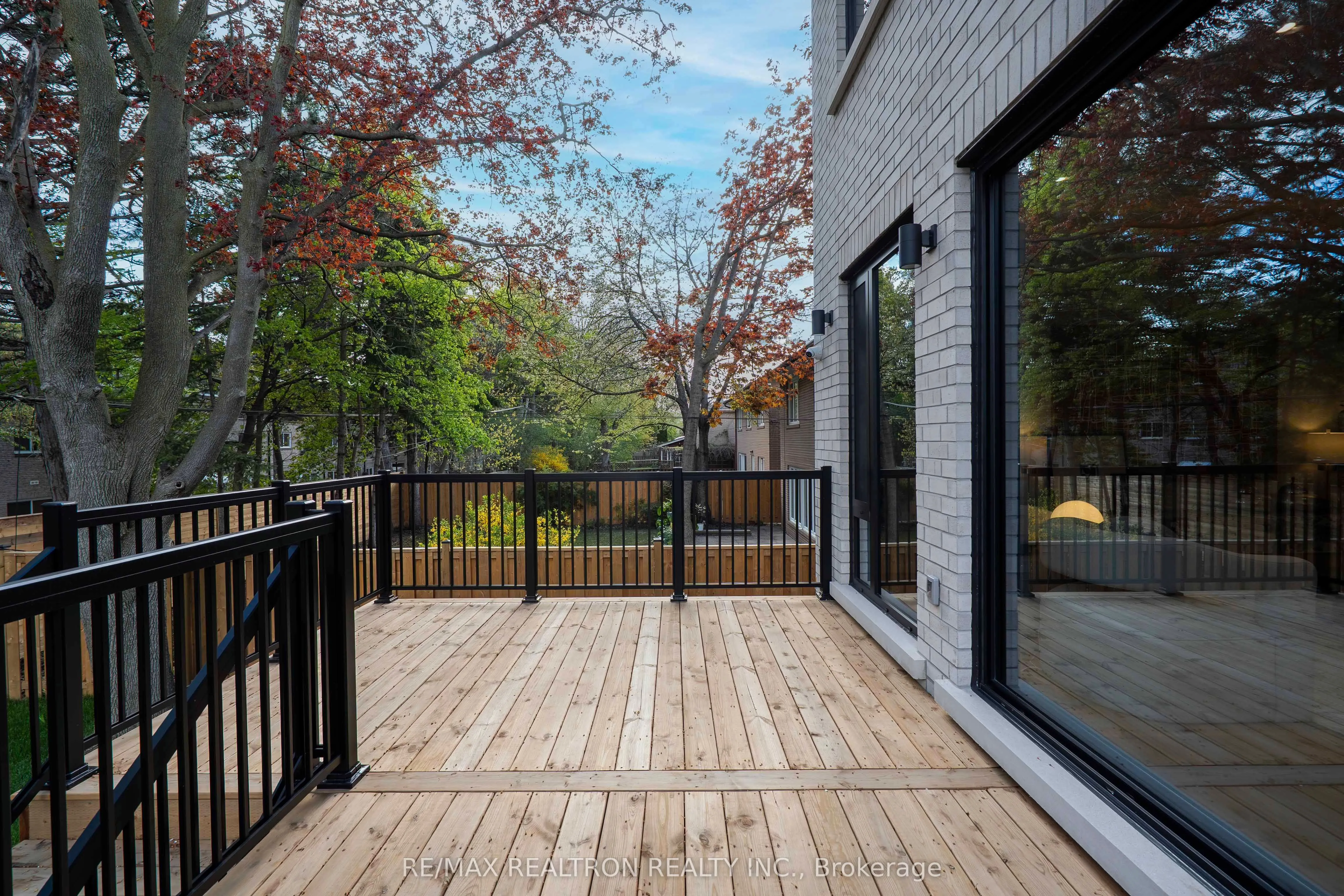 35 Foxwarren Drive