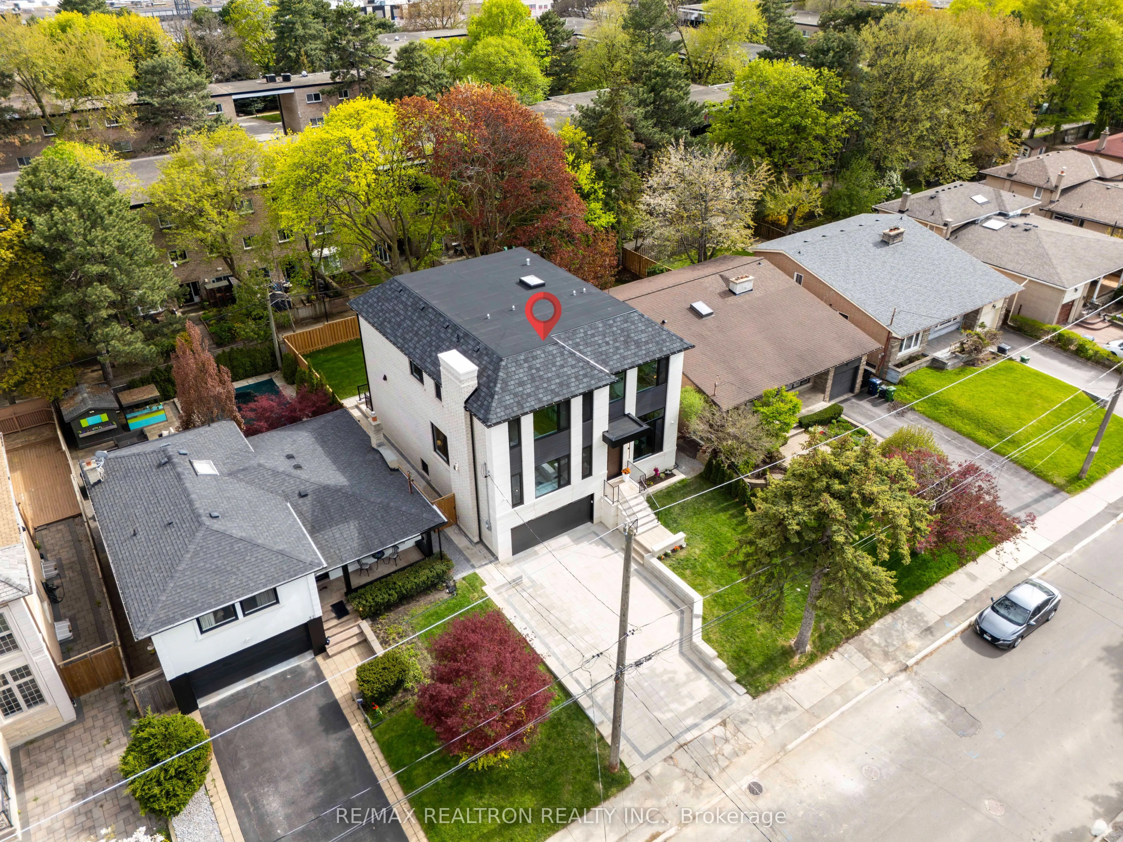 35 Foxwarren Drive