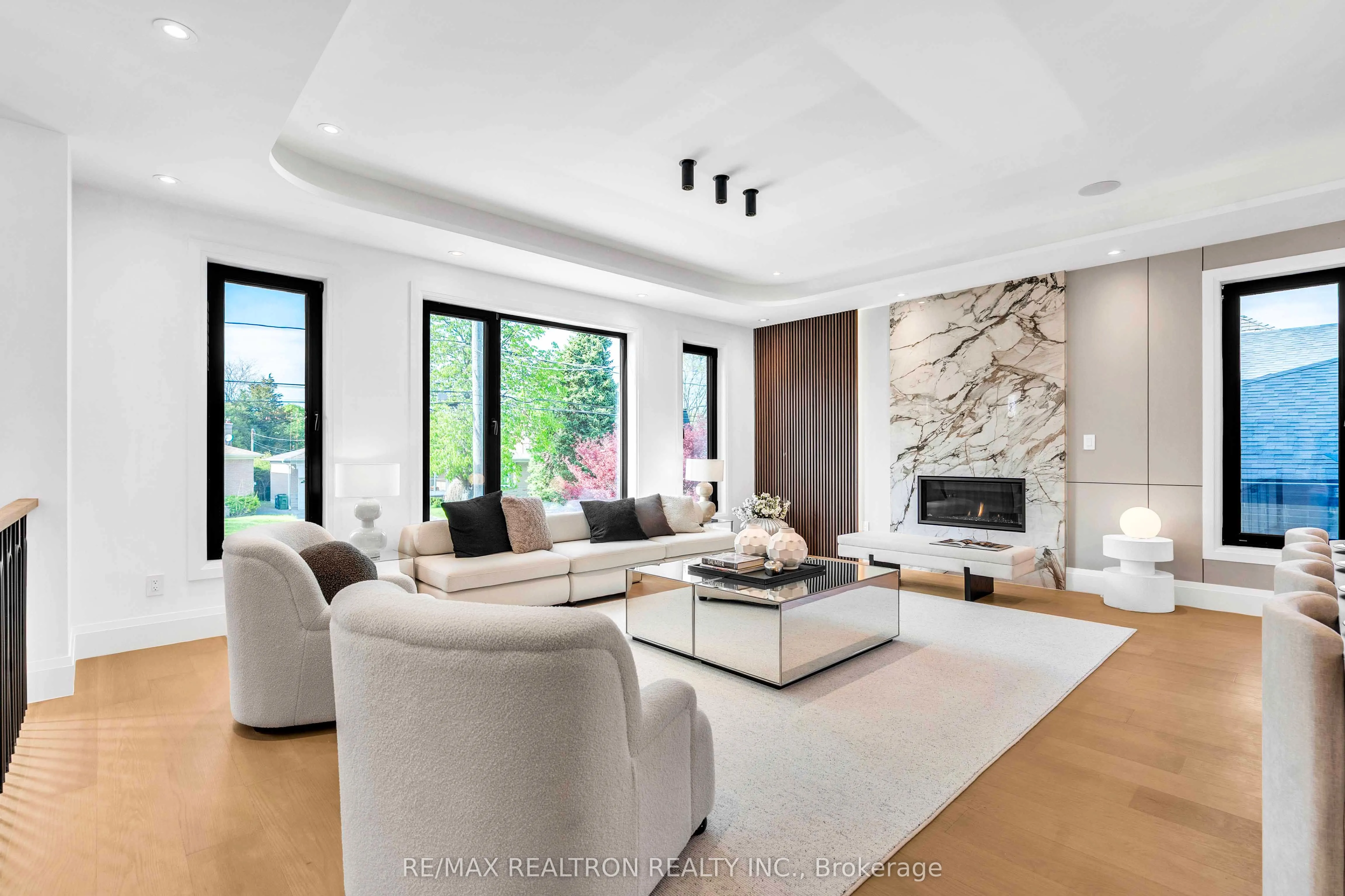 35 Foxwarren Drive