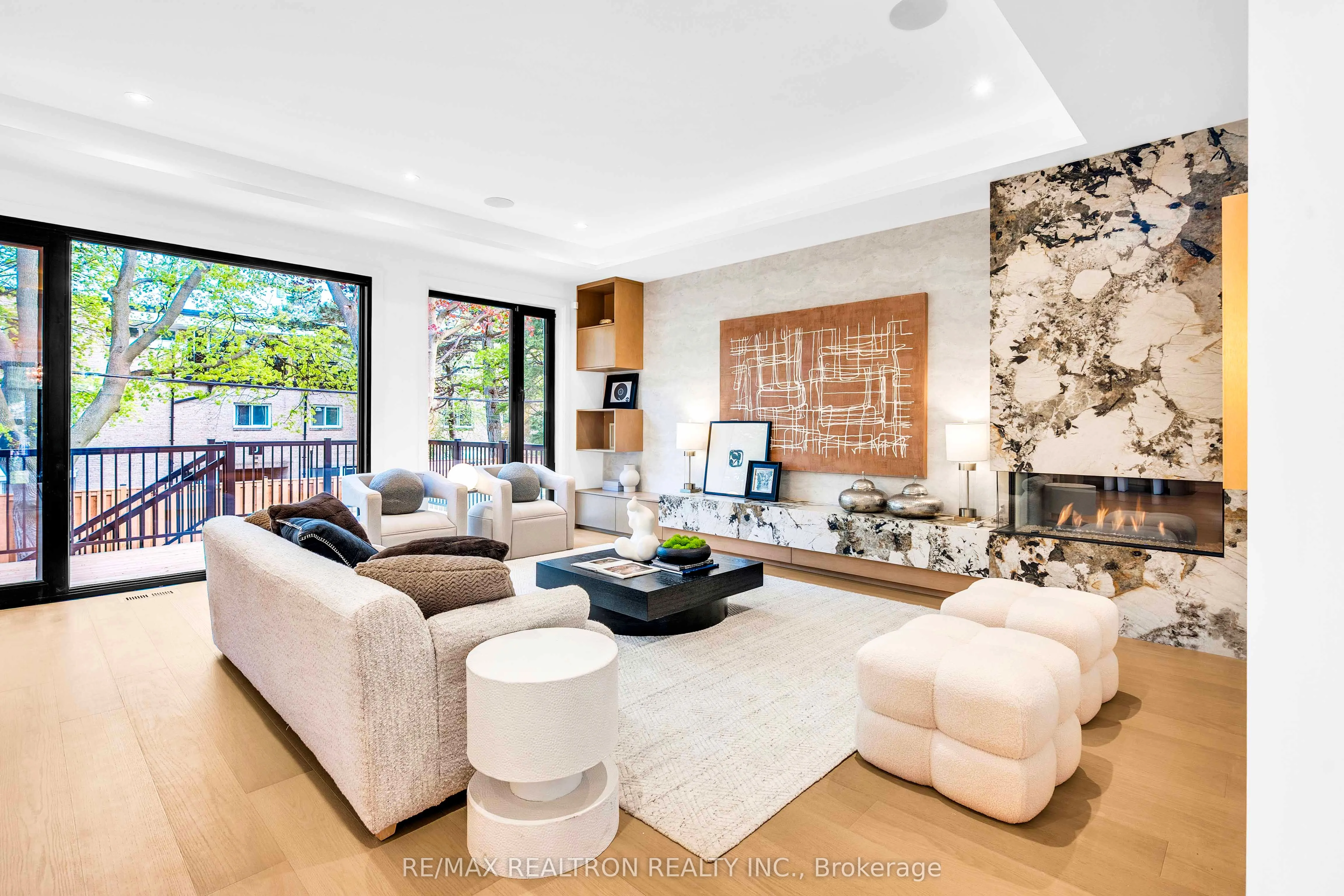 35 Foxwarren Drive