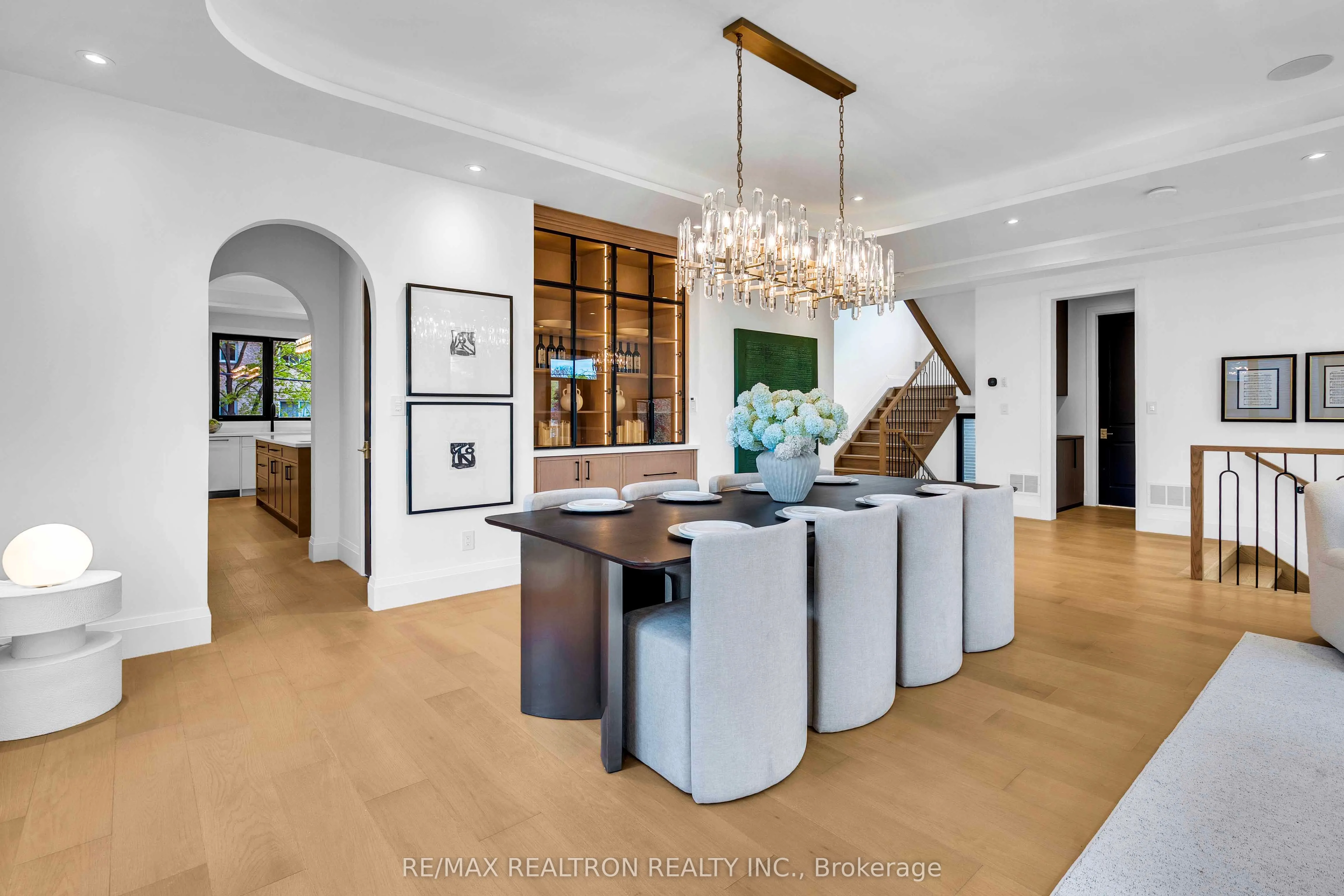 35 Foxwarren Drive
