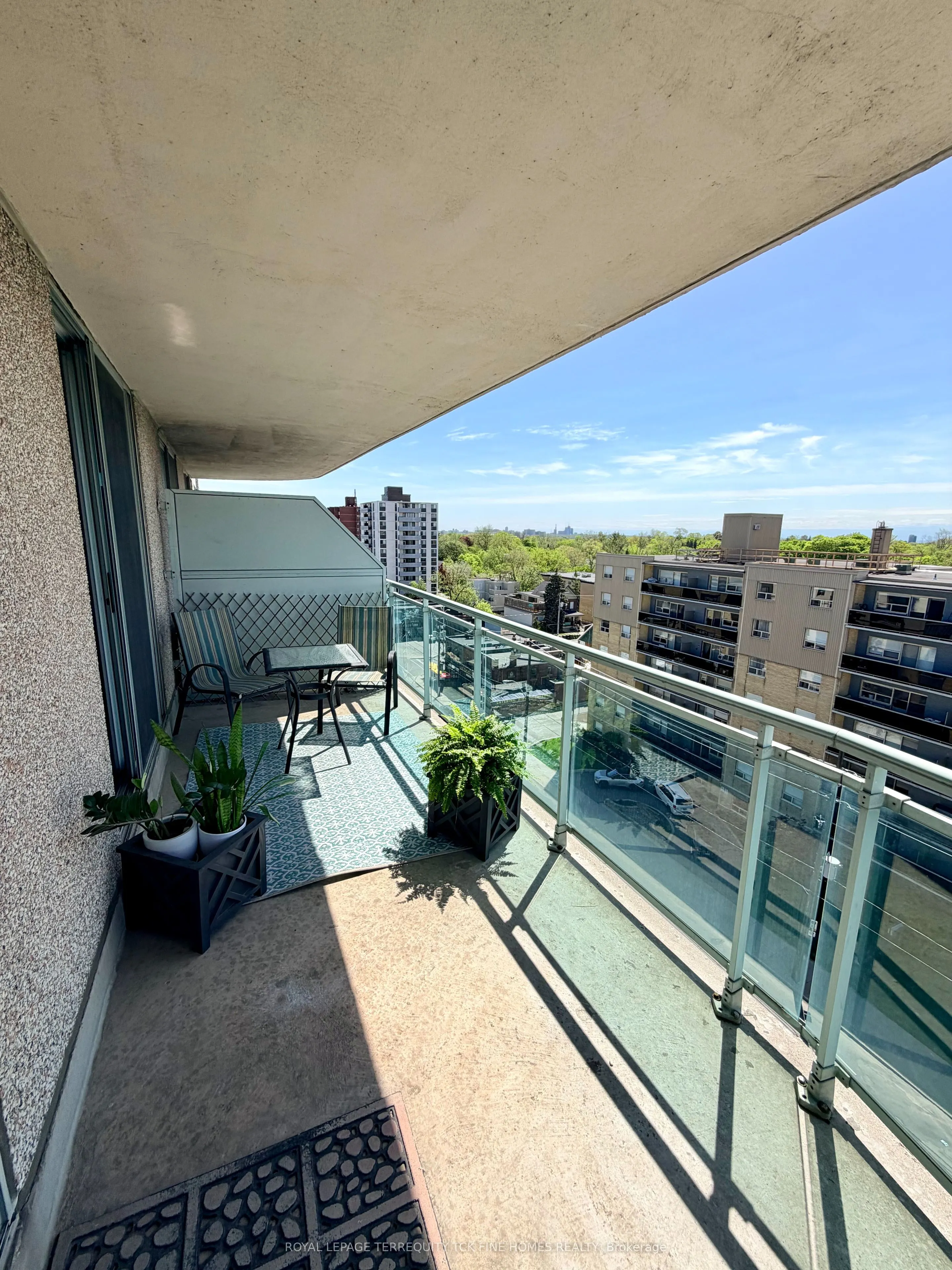 398 Eglinton Avenue E #1009