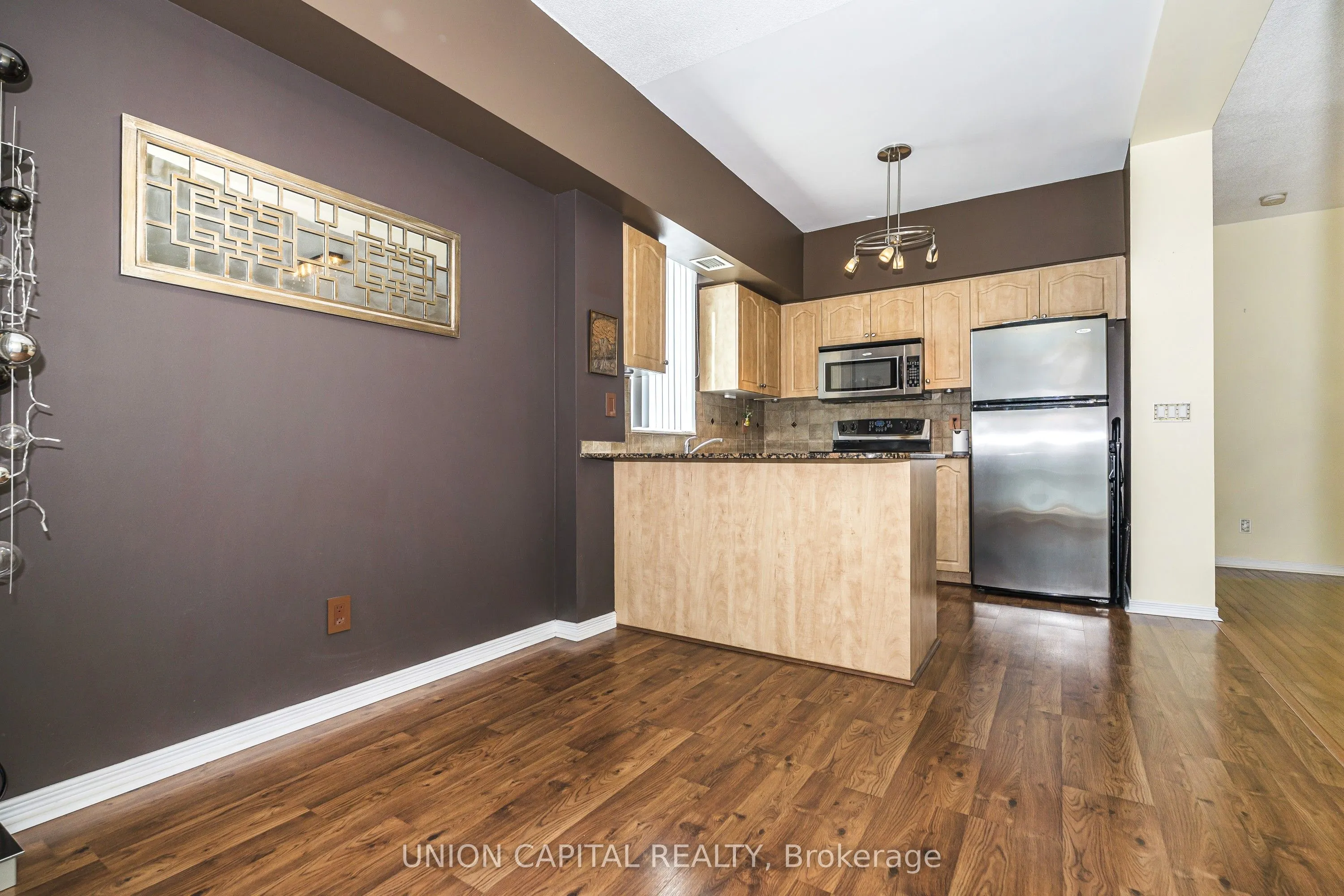 509 Beecroft Road #2002