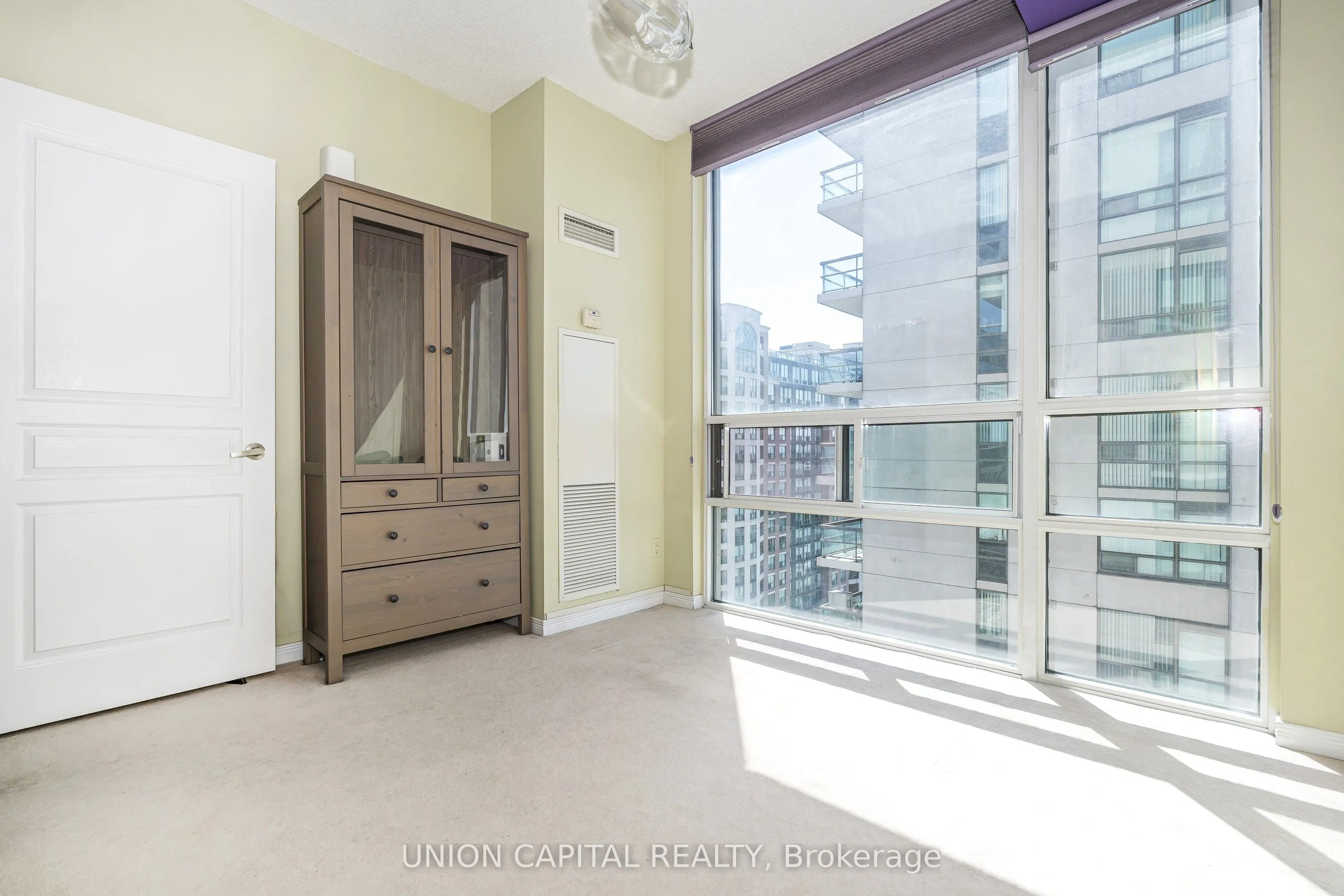 509 Beecroft Road #2002