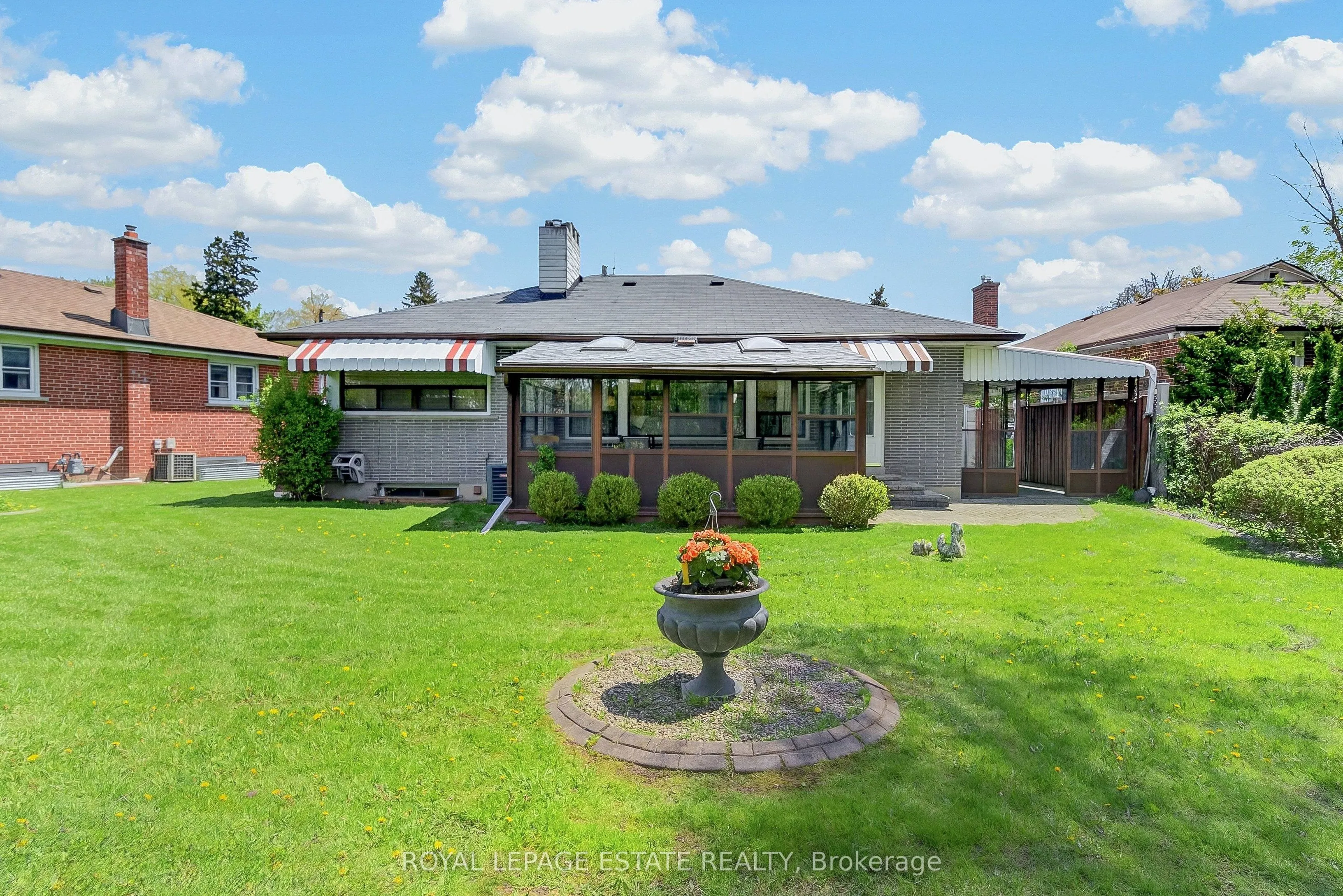 8 Wallbridge Court