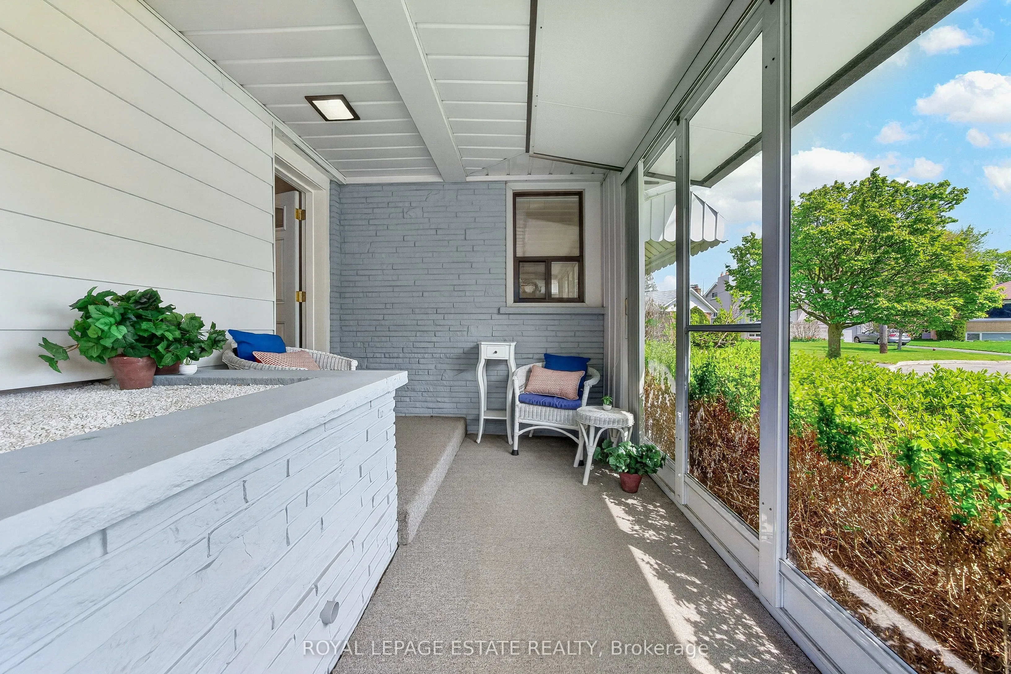 8 Wallbridge Court