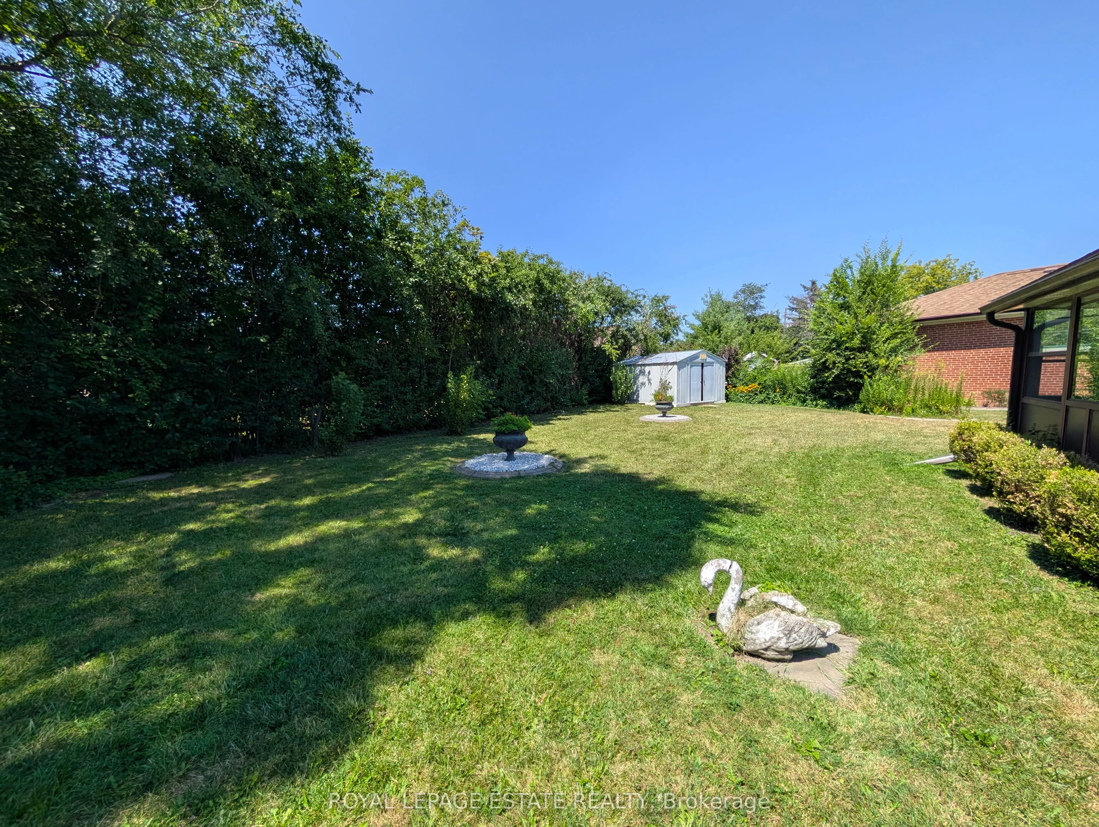 8 Wallbridge Court