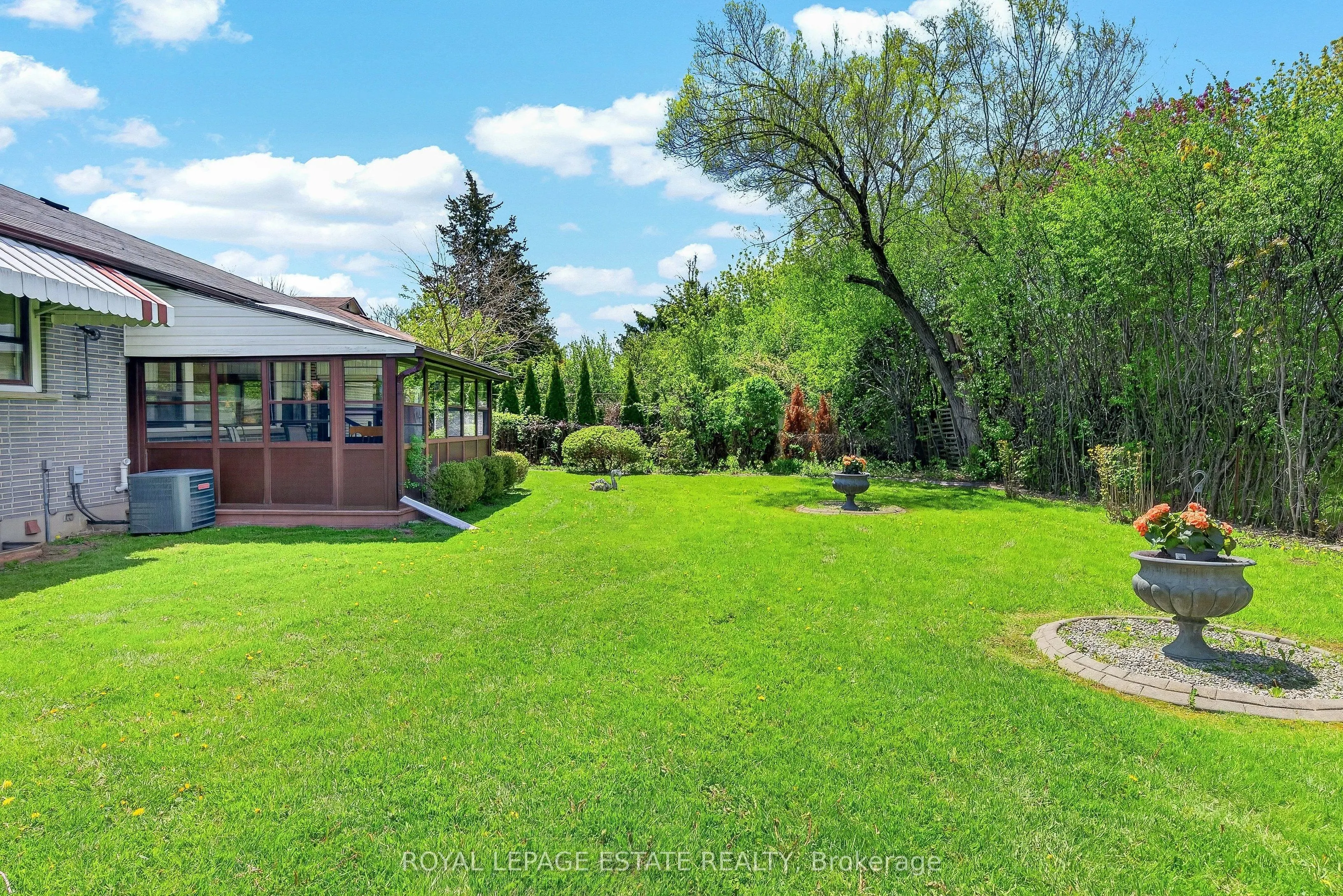 8 Wallbridge Court