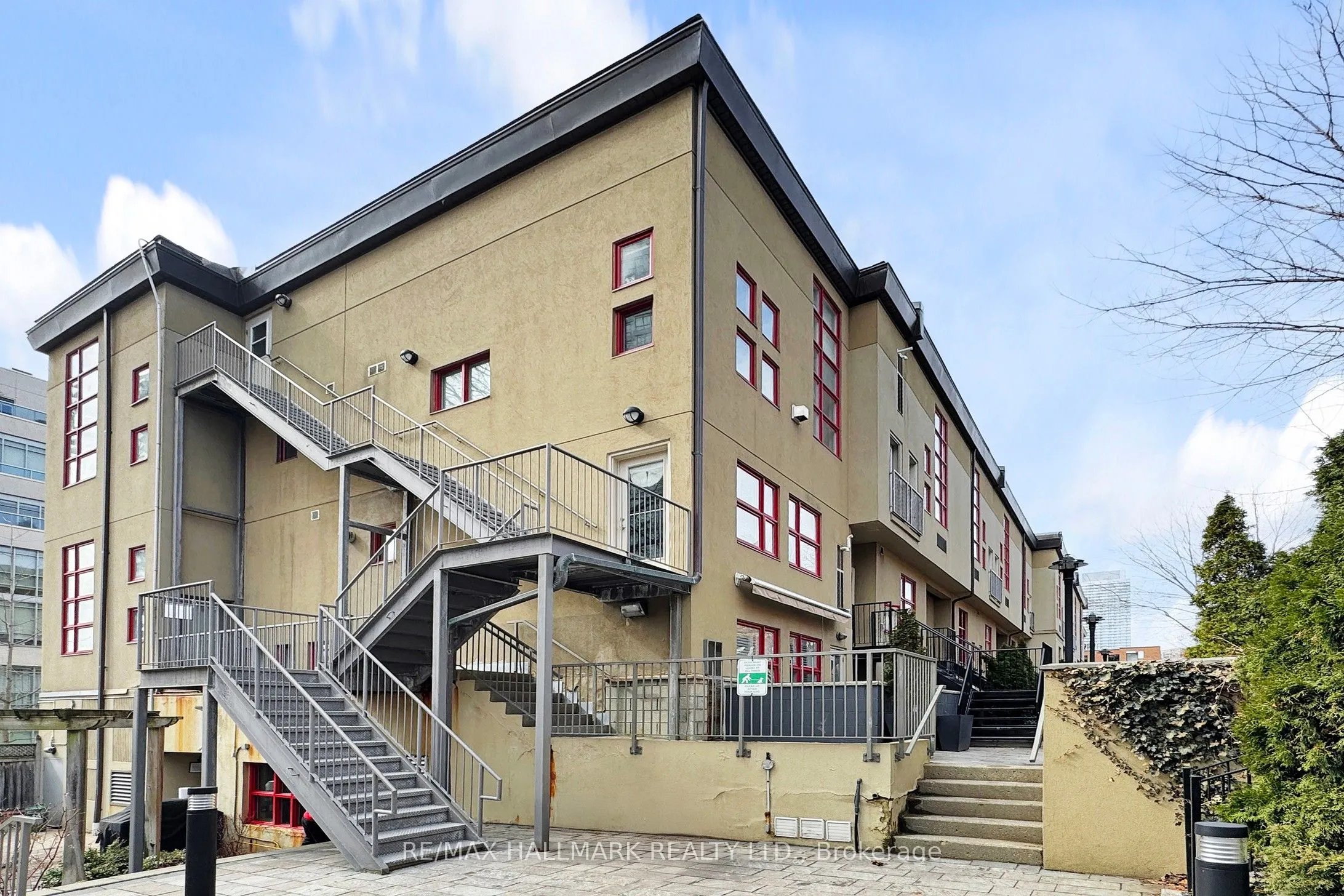 21 Earl Street #314