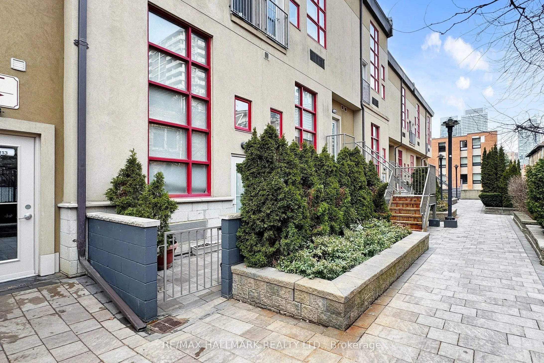 21 Earl Street #314