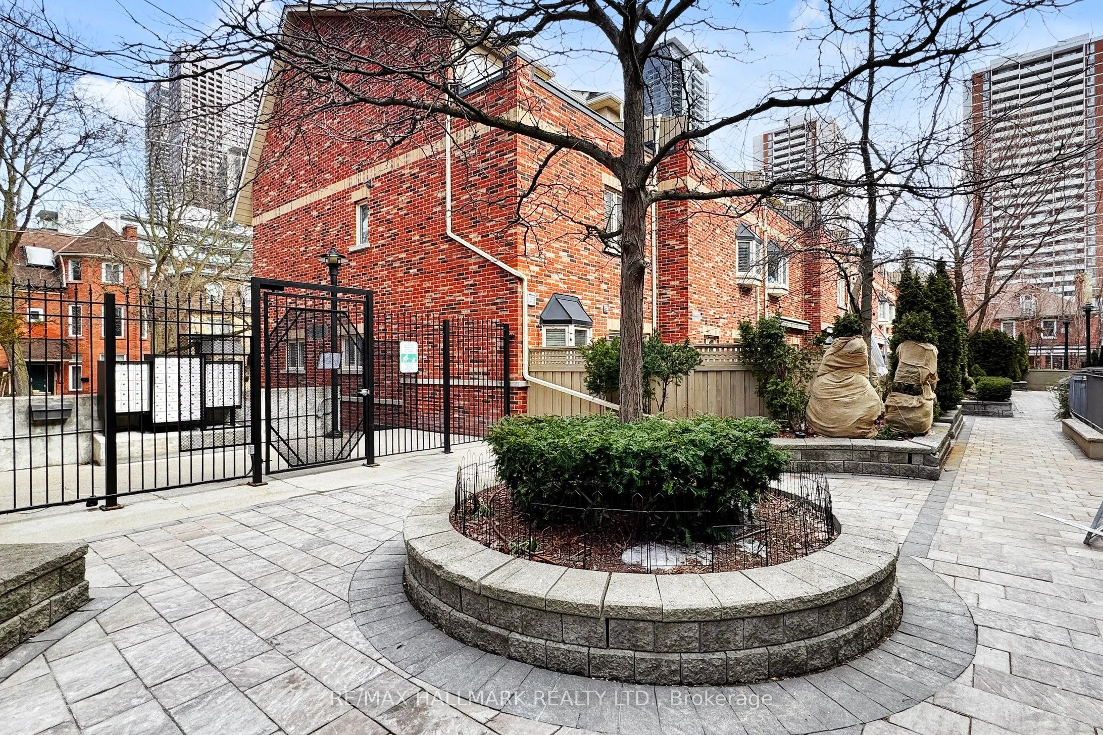 21 Earl Street #314