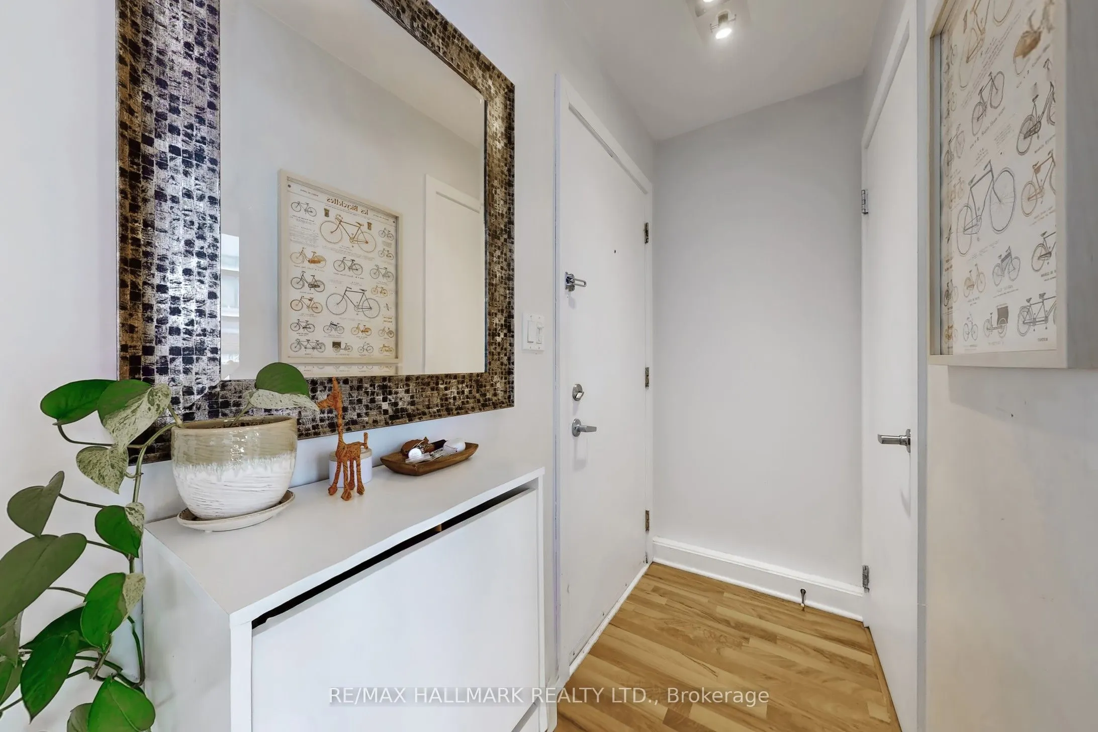 21 Earl Street #314