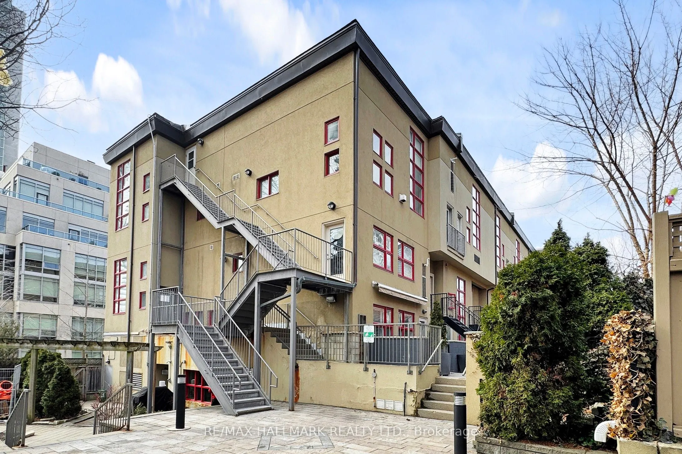 21 Earl Street #314