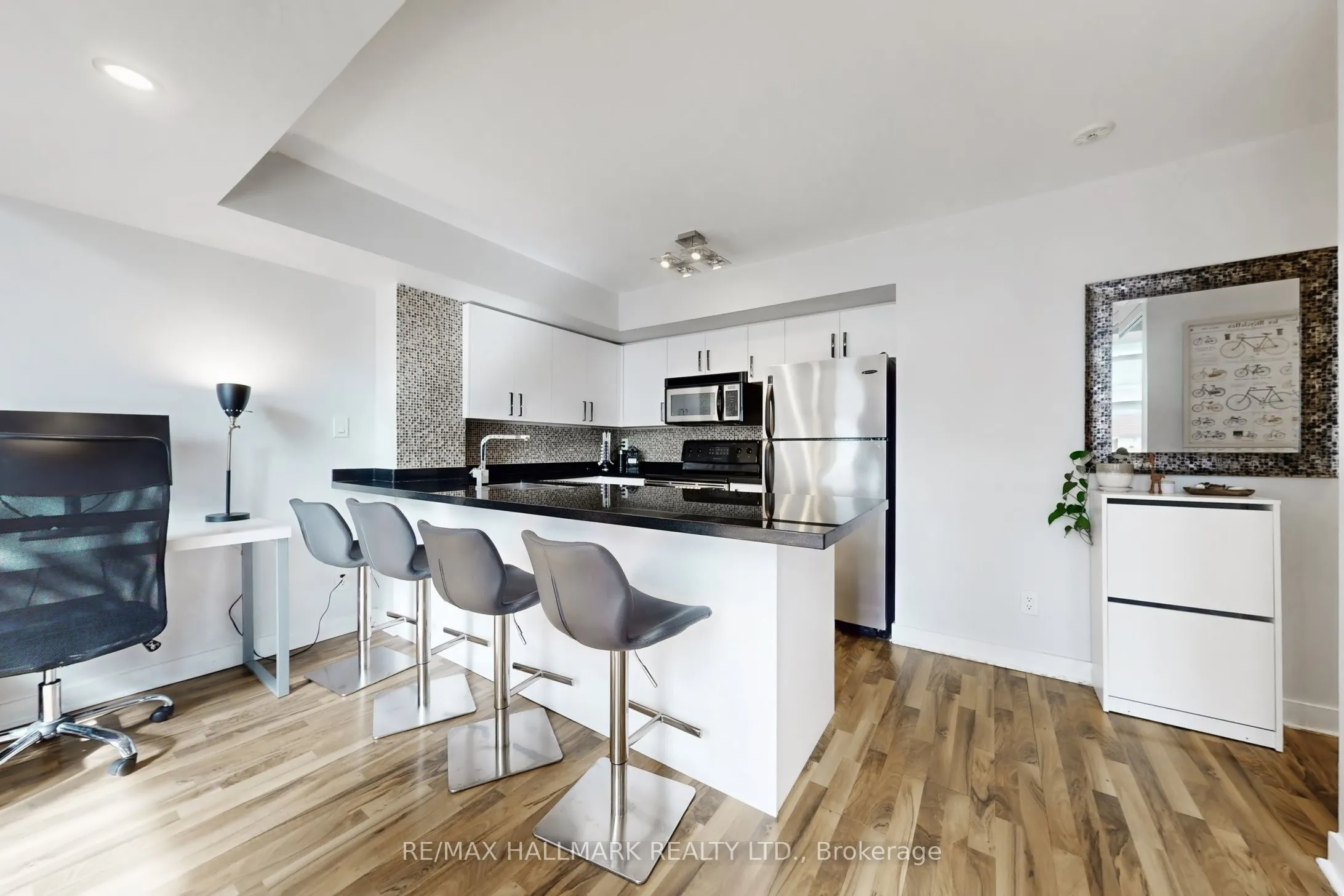 21 Earl Street #314