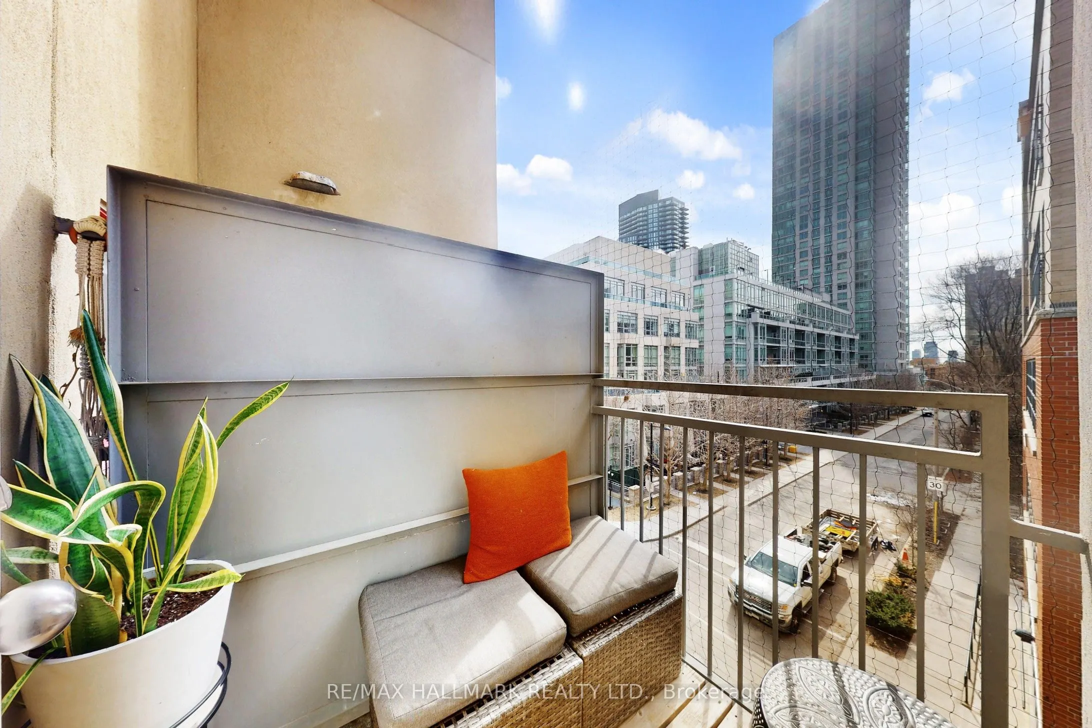21 Earl Street #314