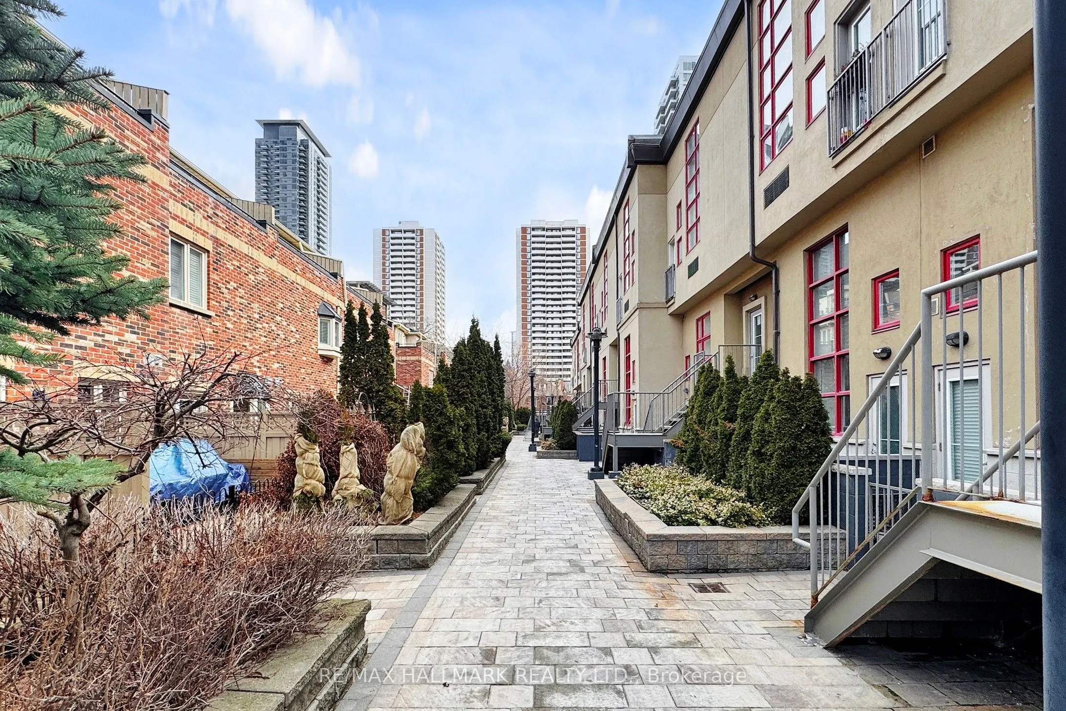 21 Earl Street #314
