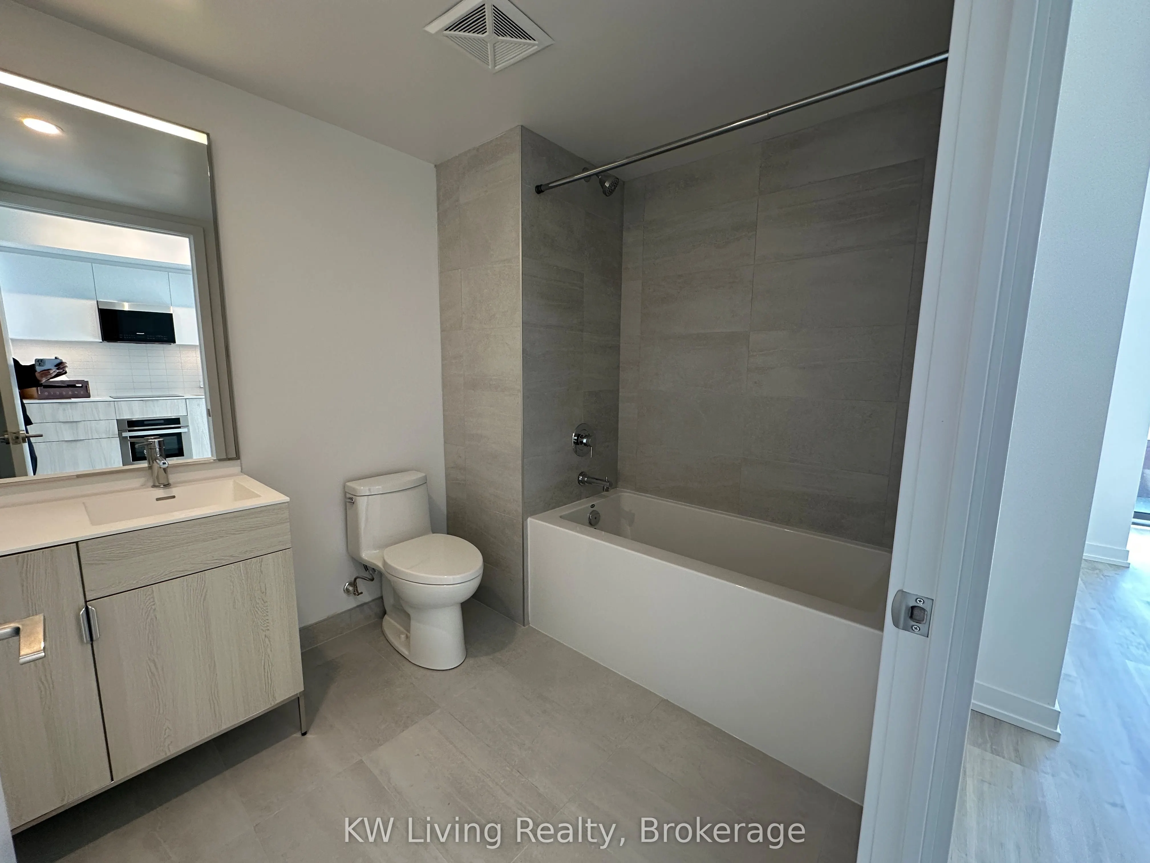 28 Eastern Avenue #616