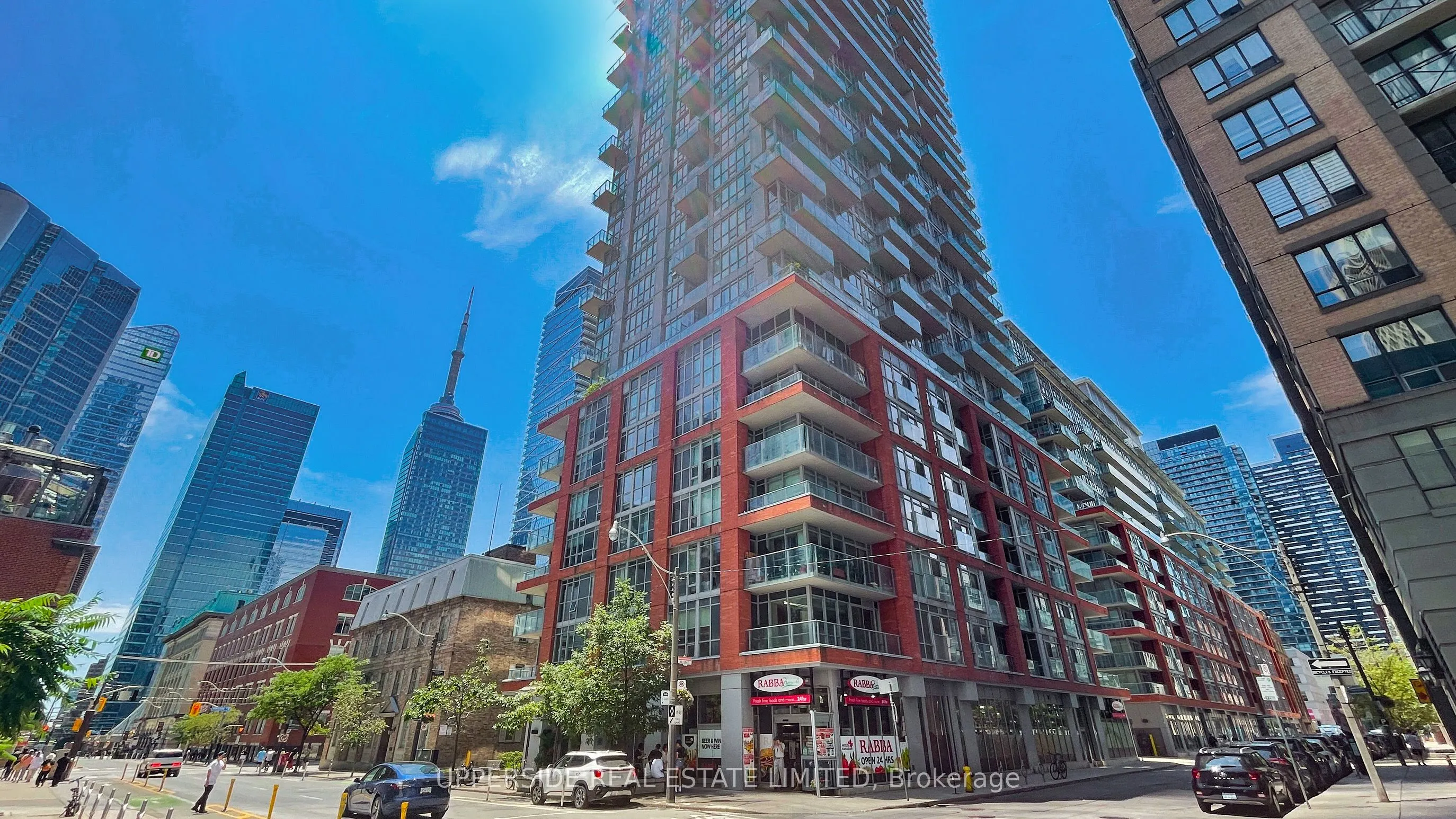 126 Simcoe Street #607