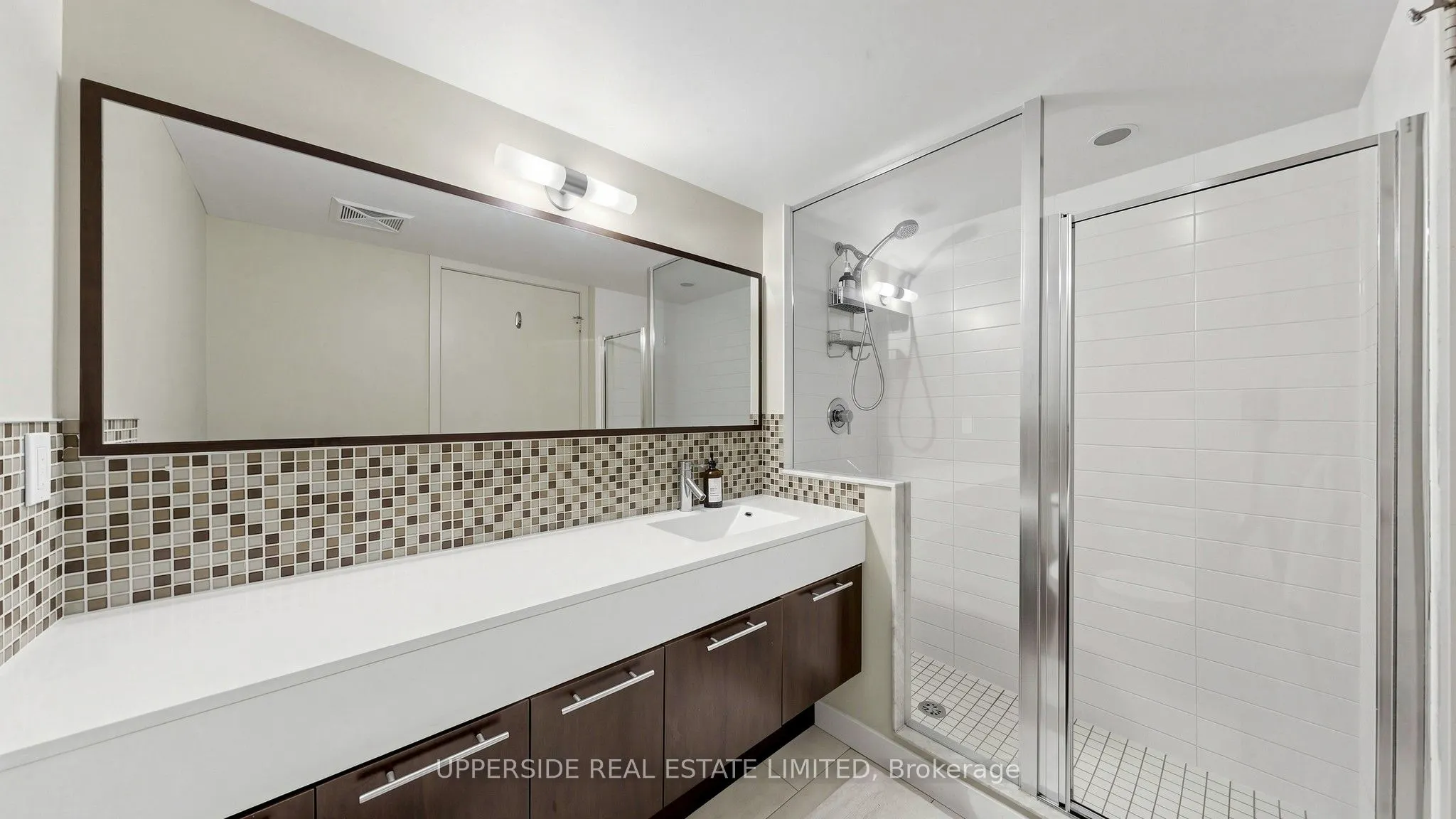 126 Simcoe Street #607