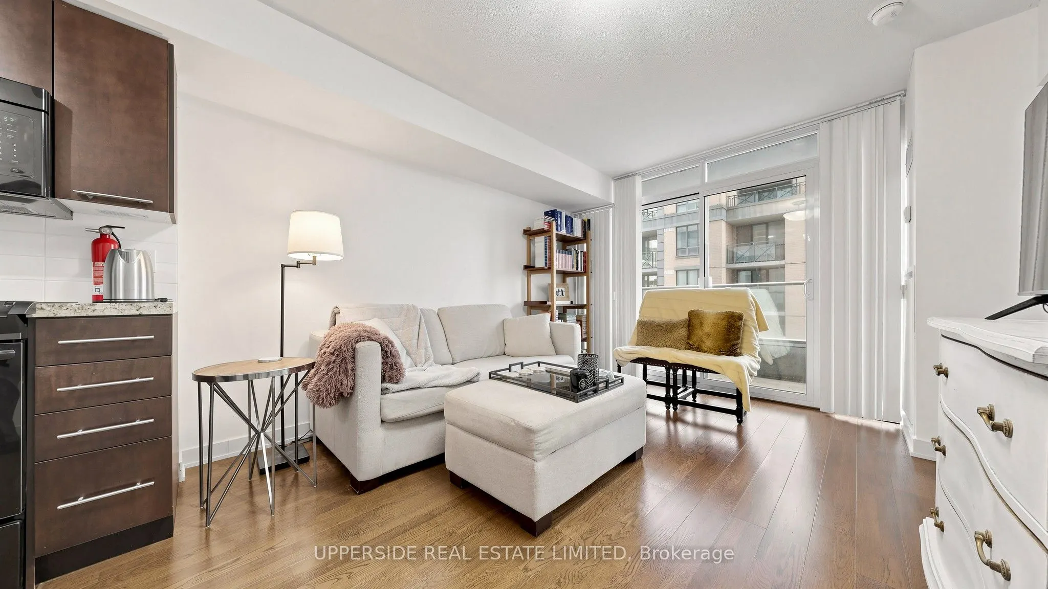 126 Simcoe Street #607