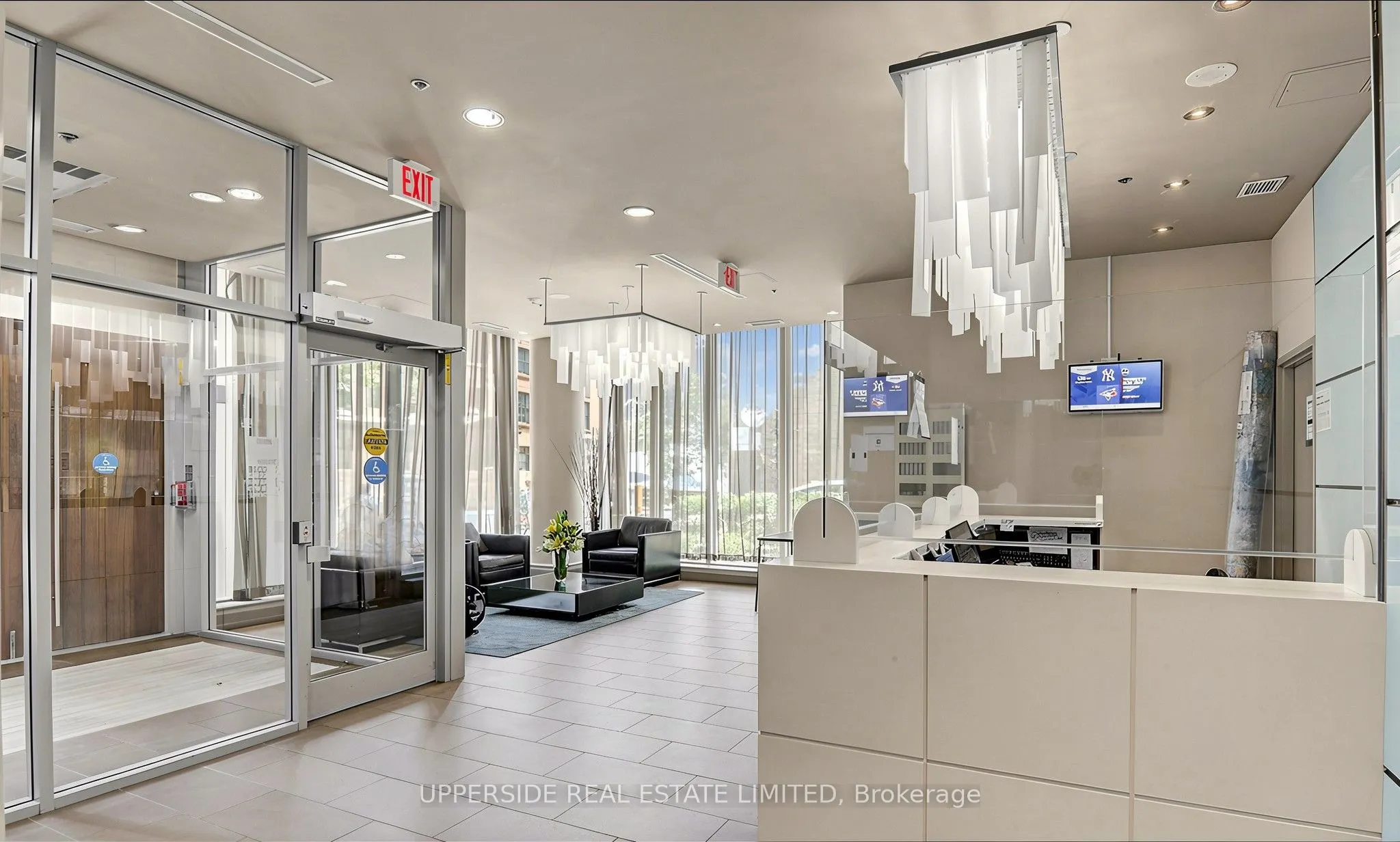 126 Simcoe Street #607