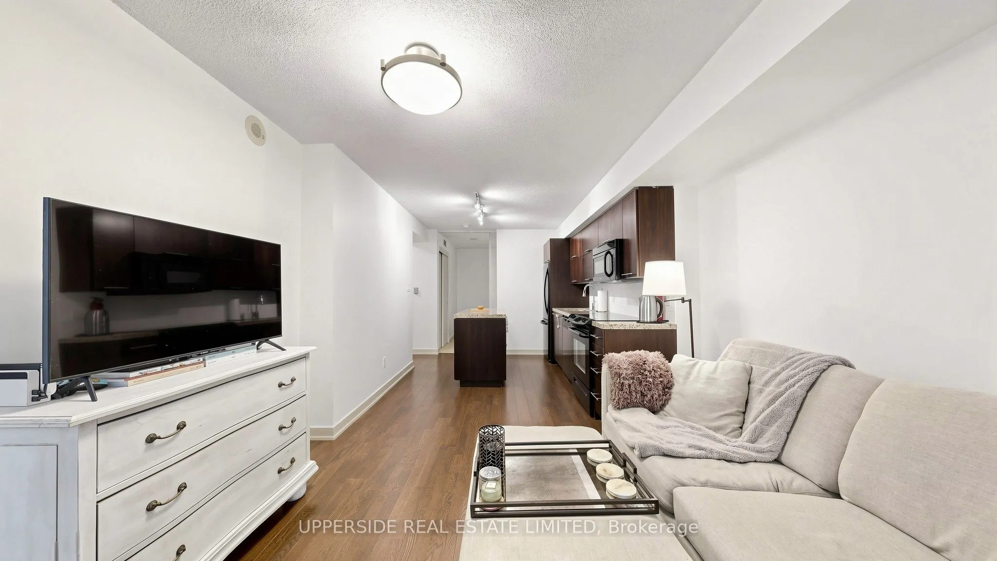 126 Simcoe Street #607