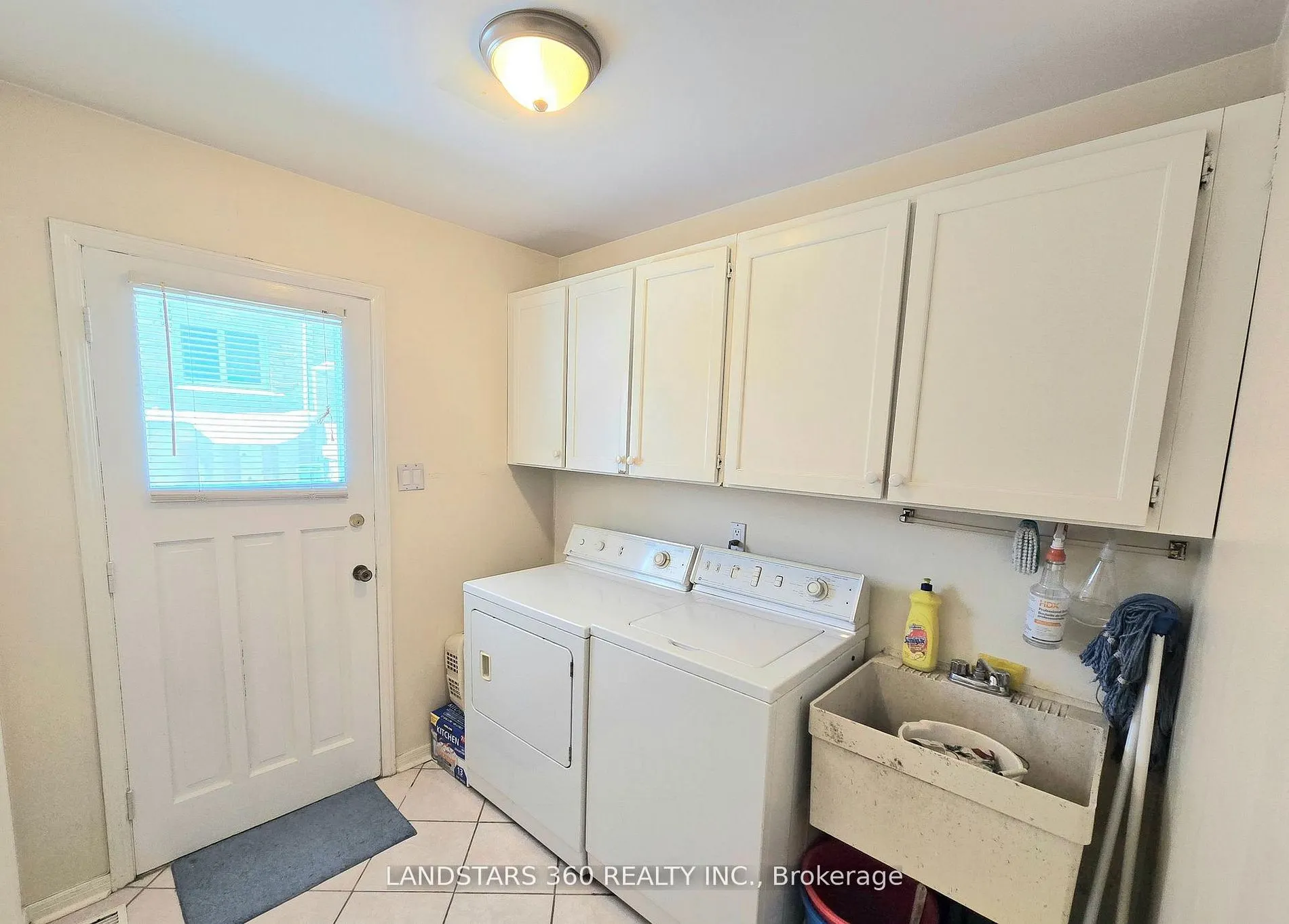 31 Whitehorn Crescent