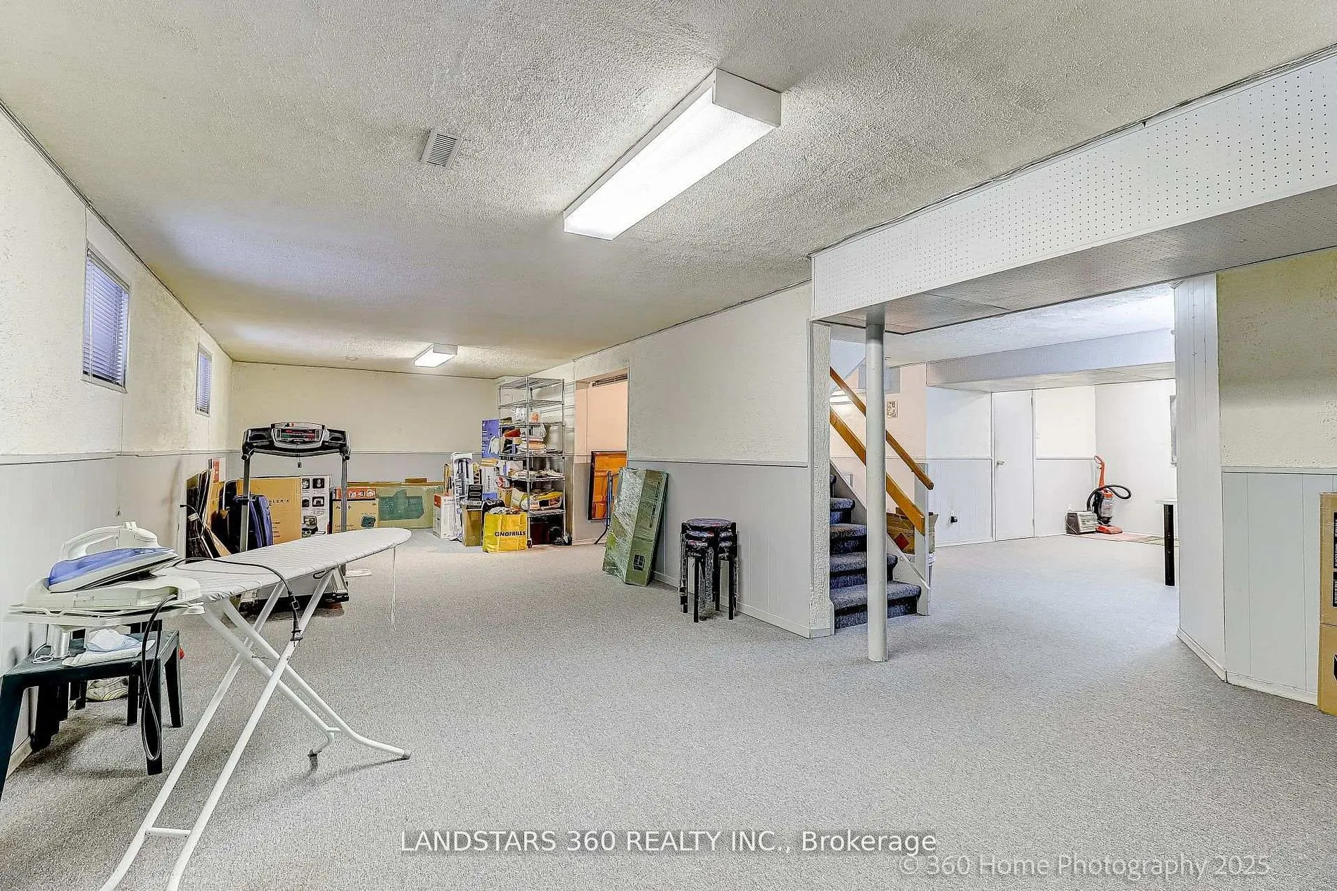 31 Whitehorn Crescent