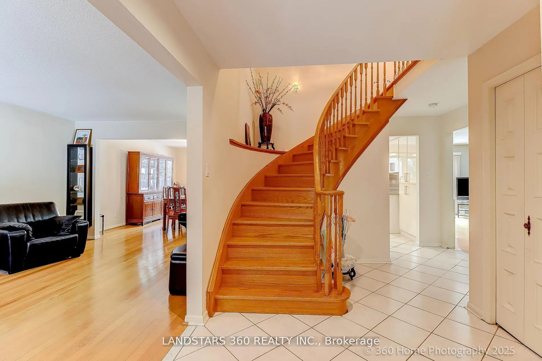 31 Whitehorn Crescent