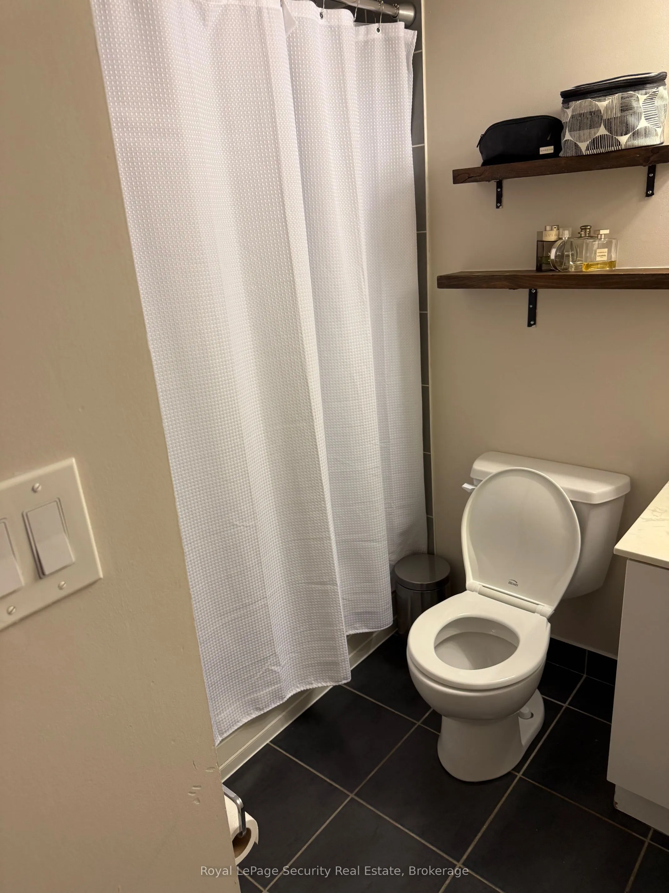 801 Sheppard Avenue #310