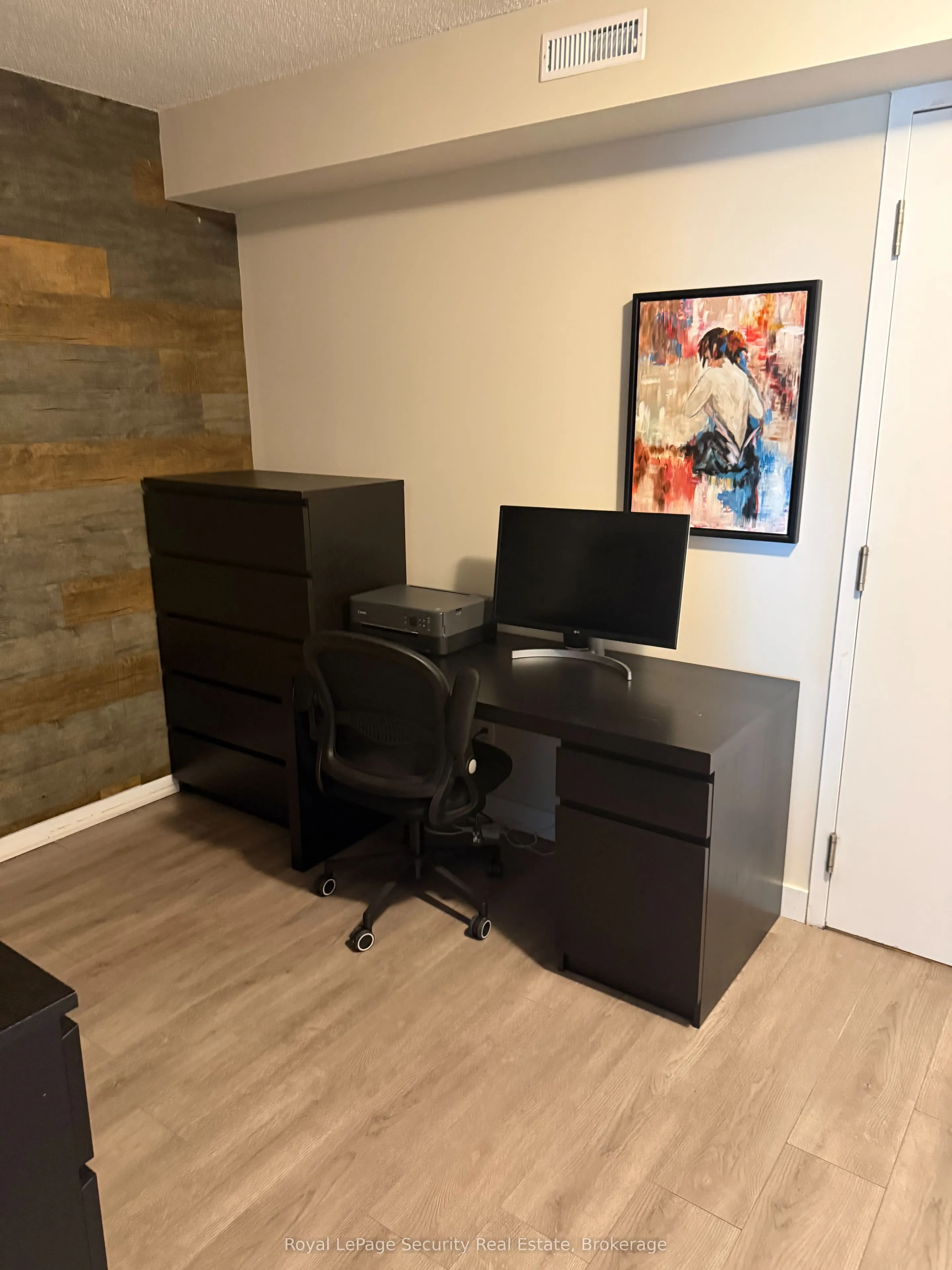 801 Sheppard Avenue #310