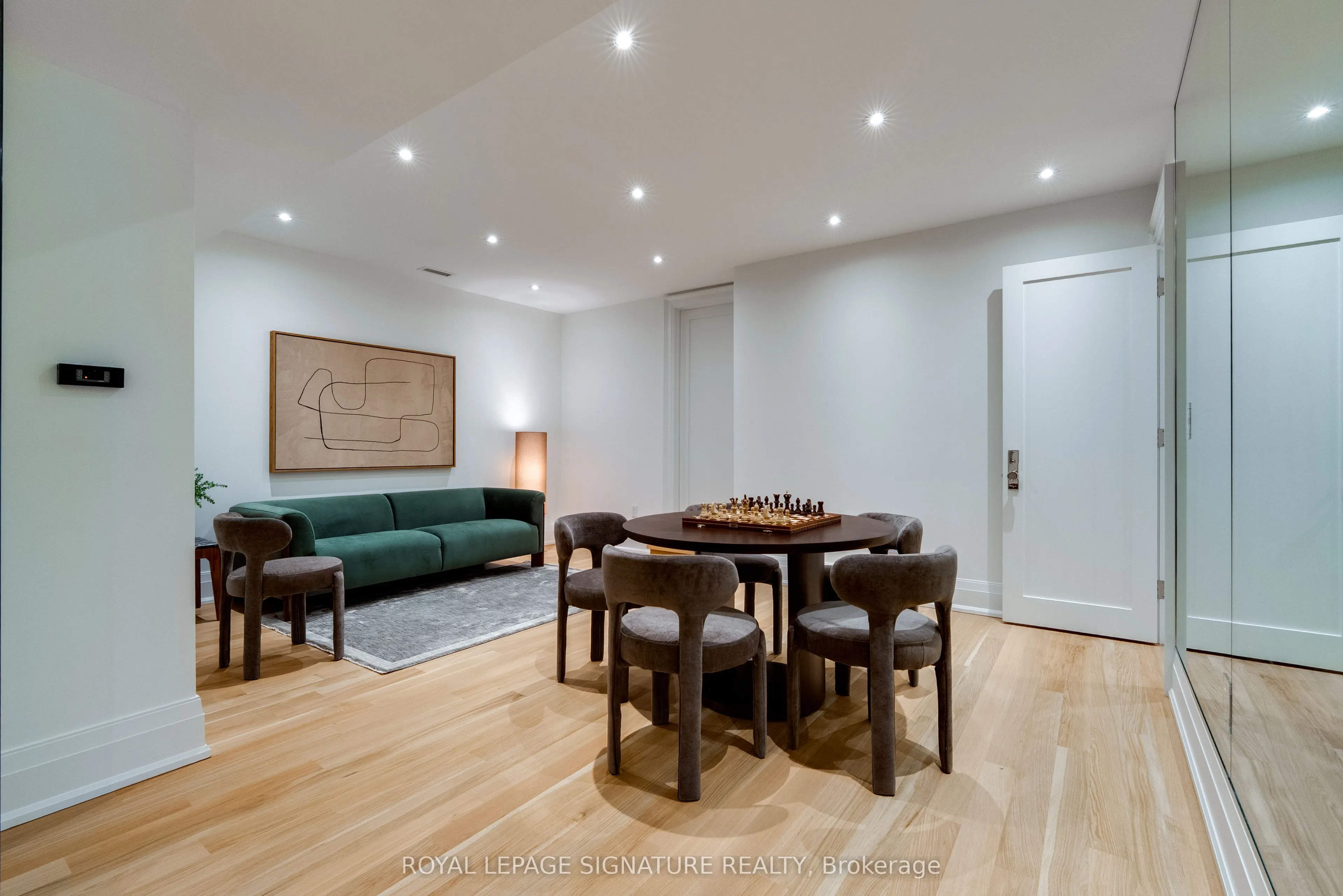 27 Teddington Park Avenue