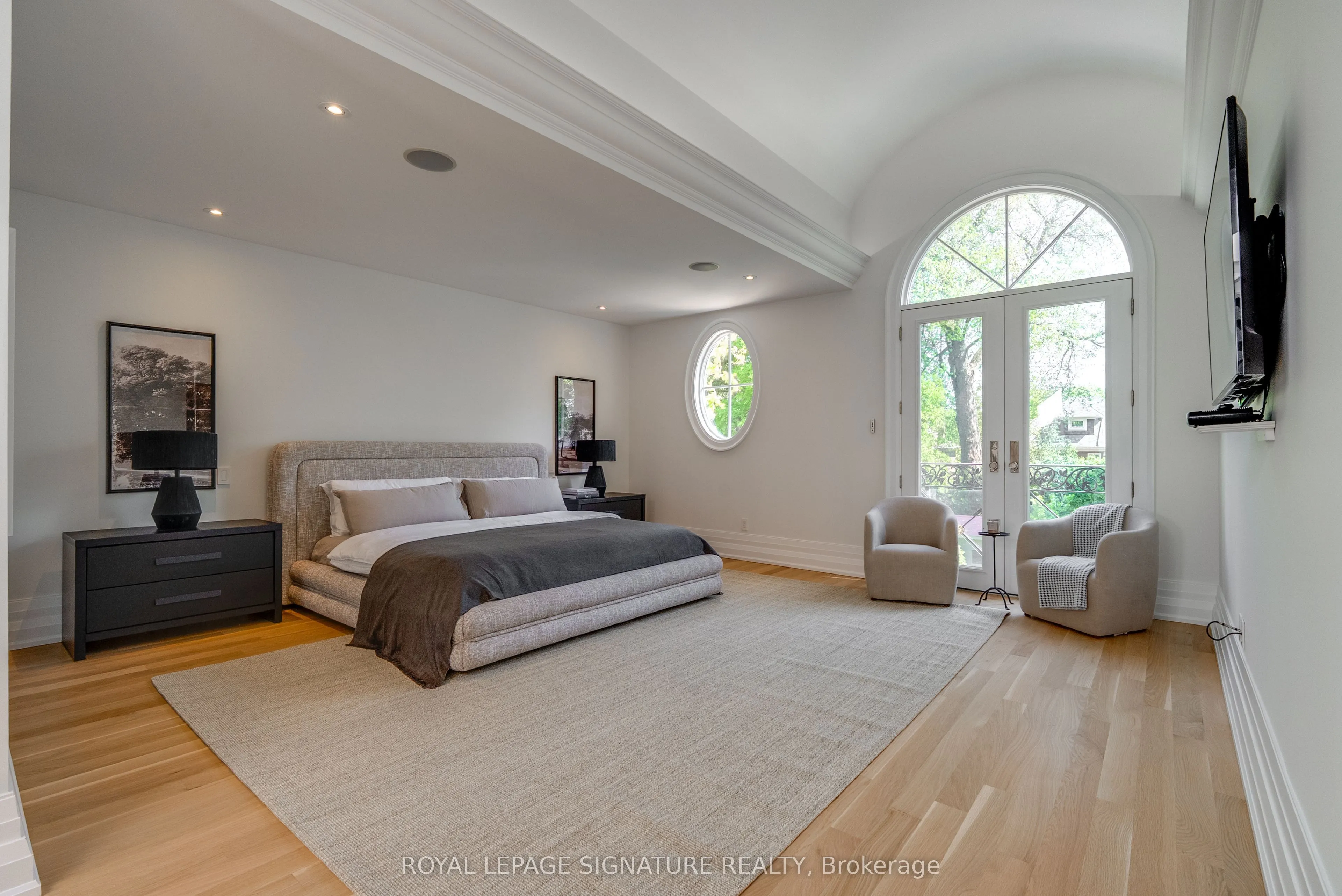 27 Teddington Park Avenue