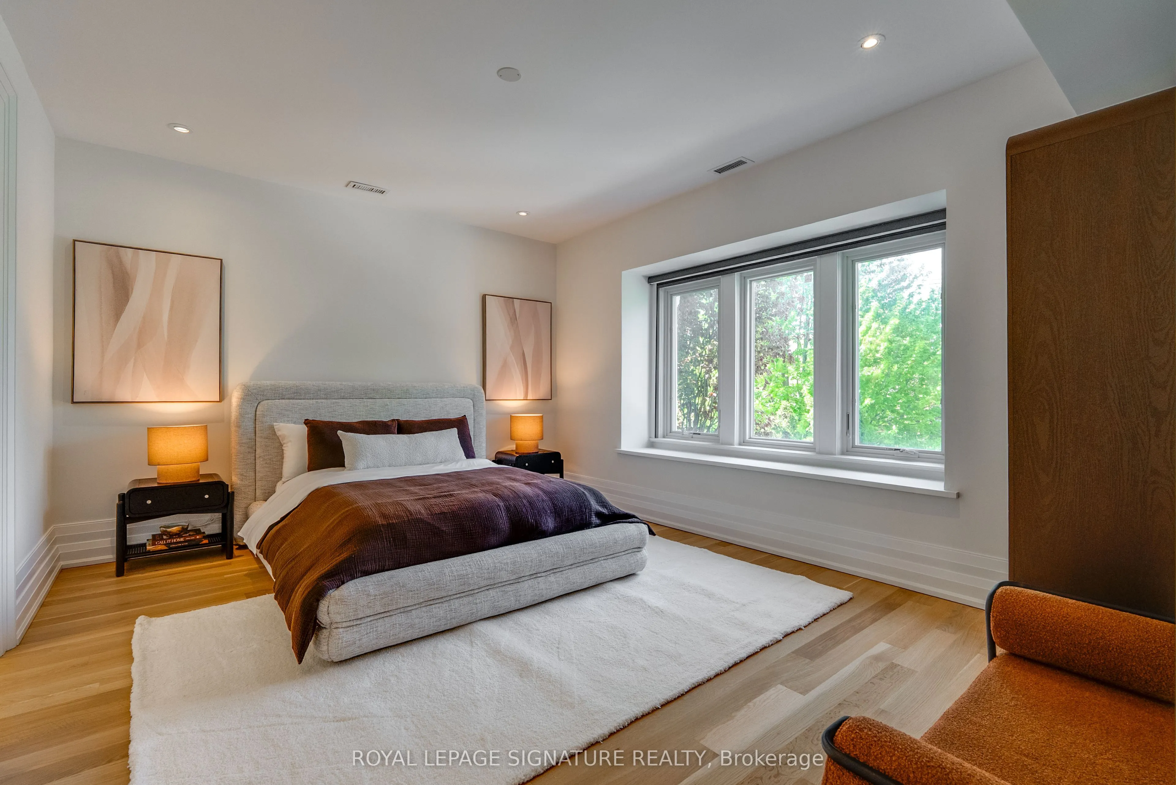 27 Teddington Park Avenue