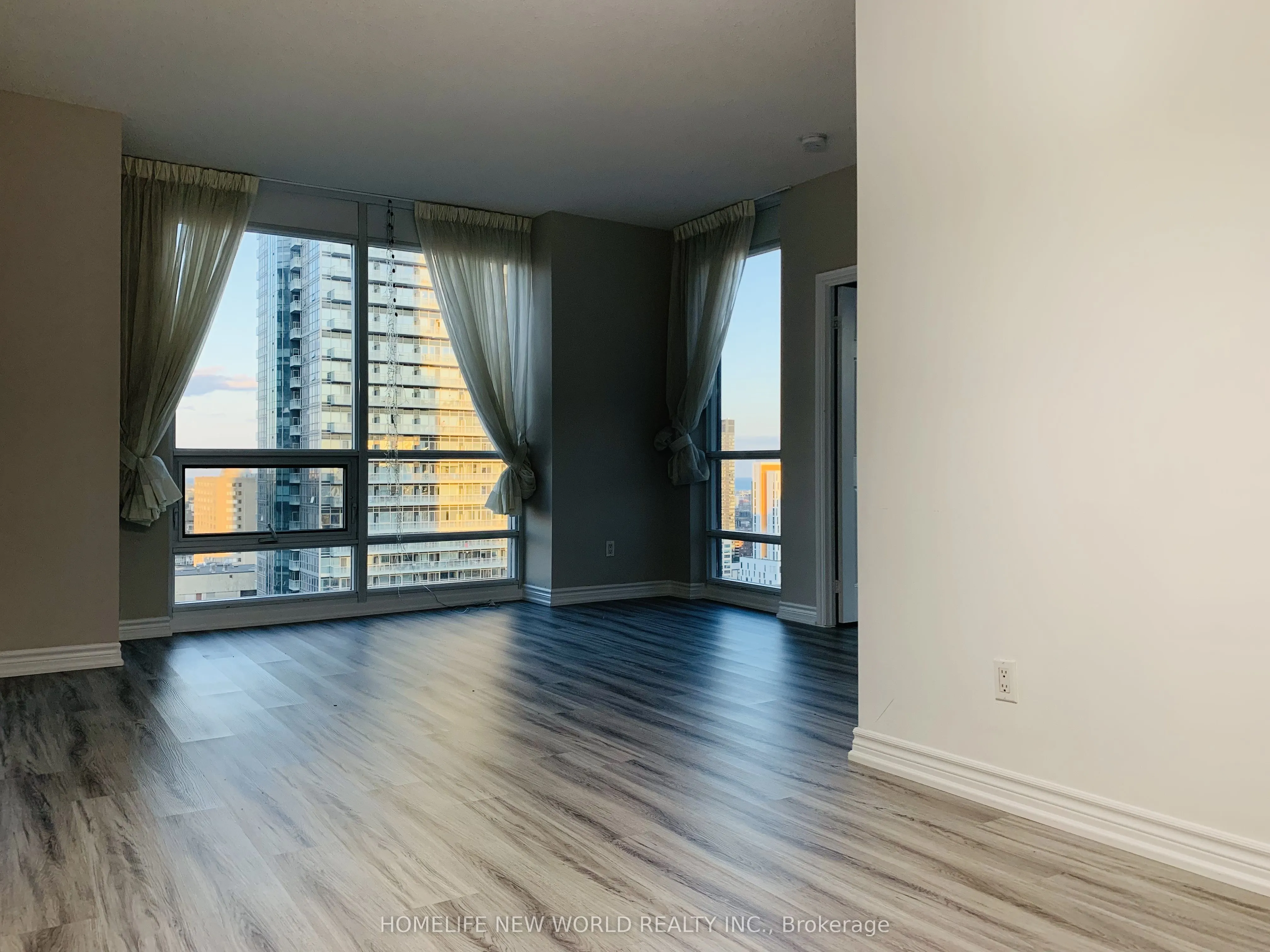 761 Bay Street #3305