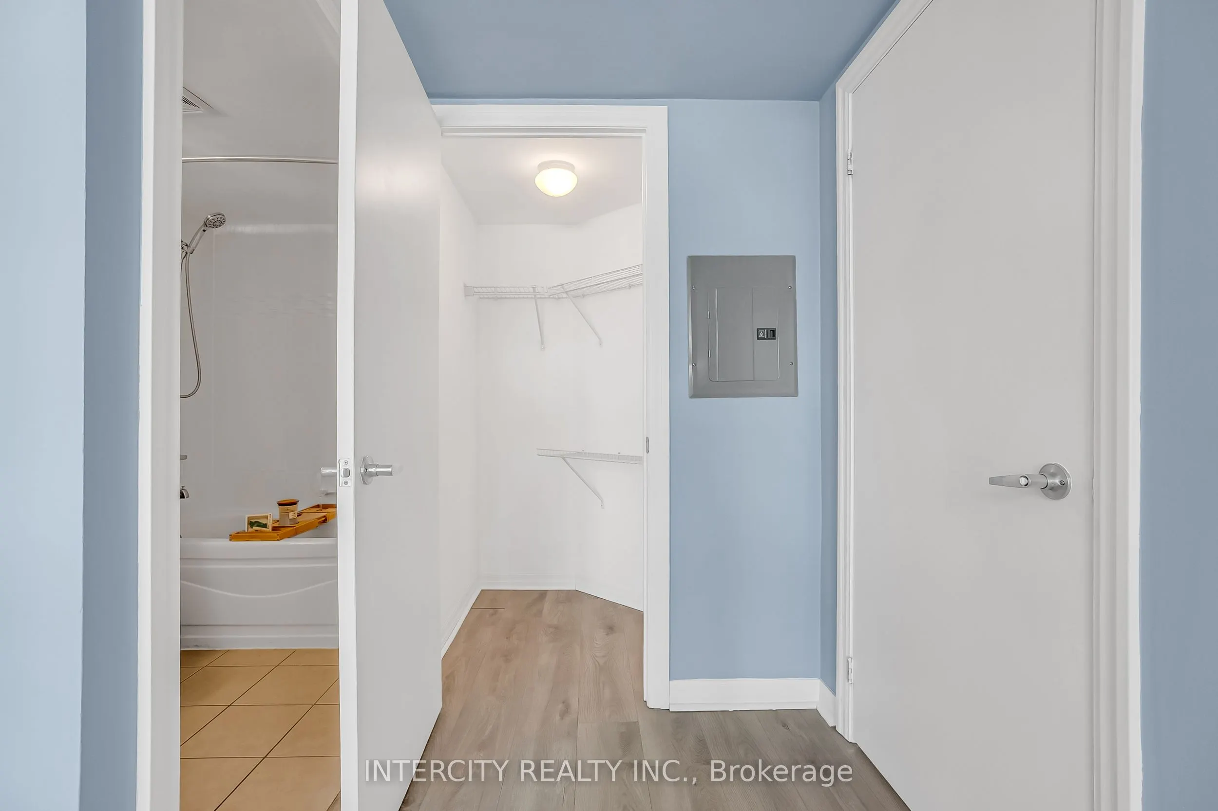 12 Yonge Street #1010