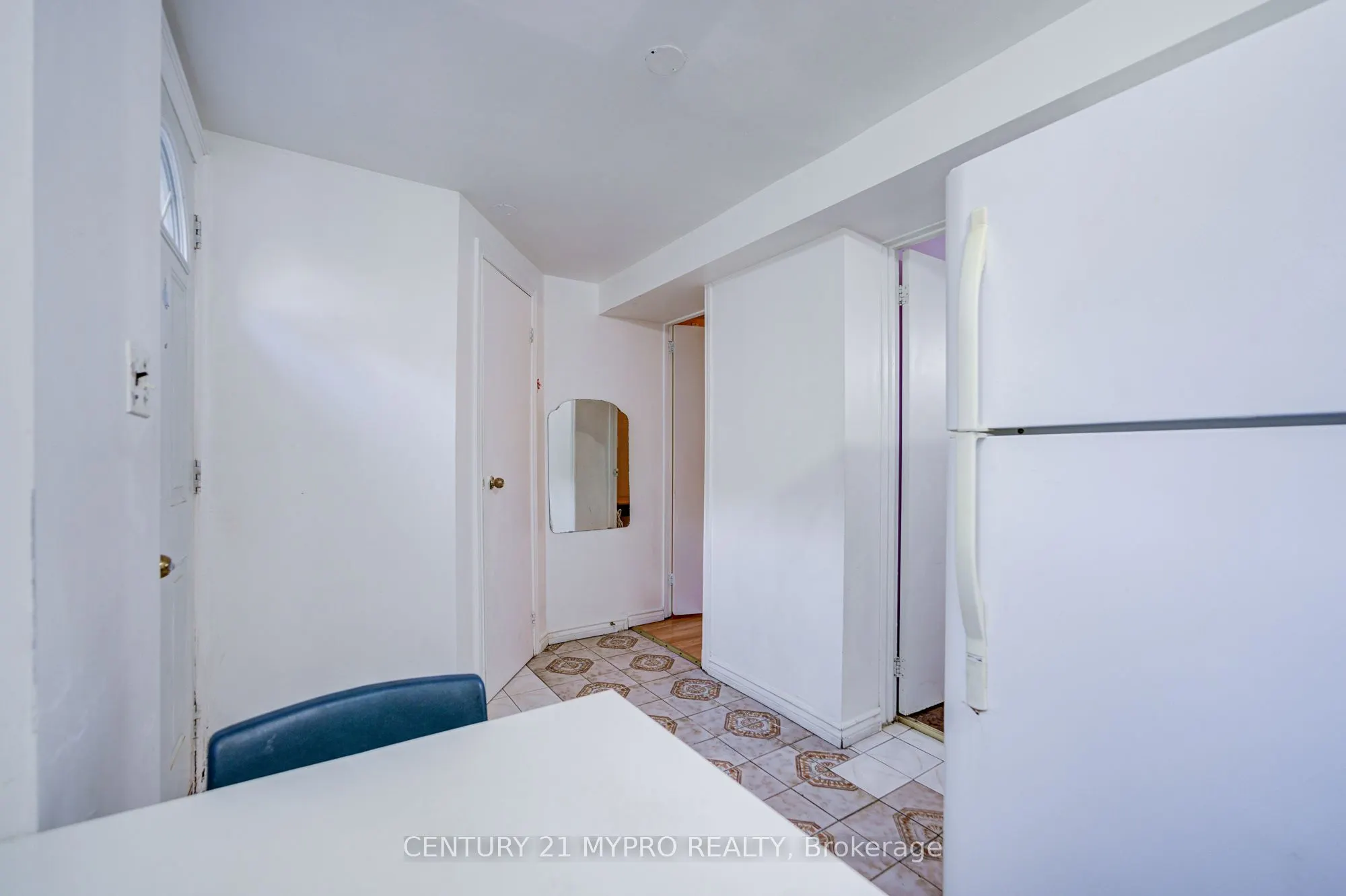 211 Bellwoods Avenue